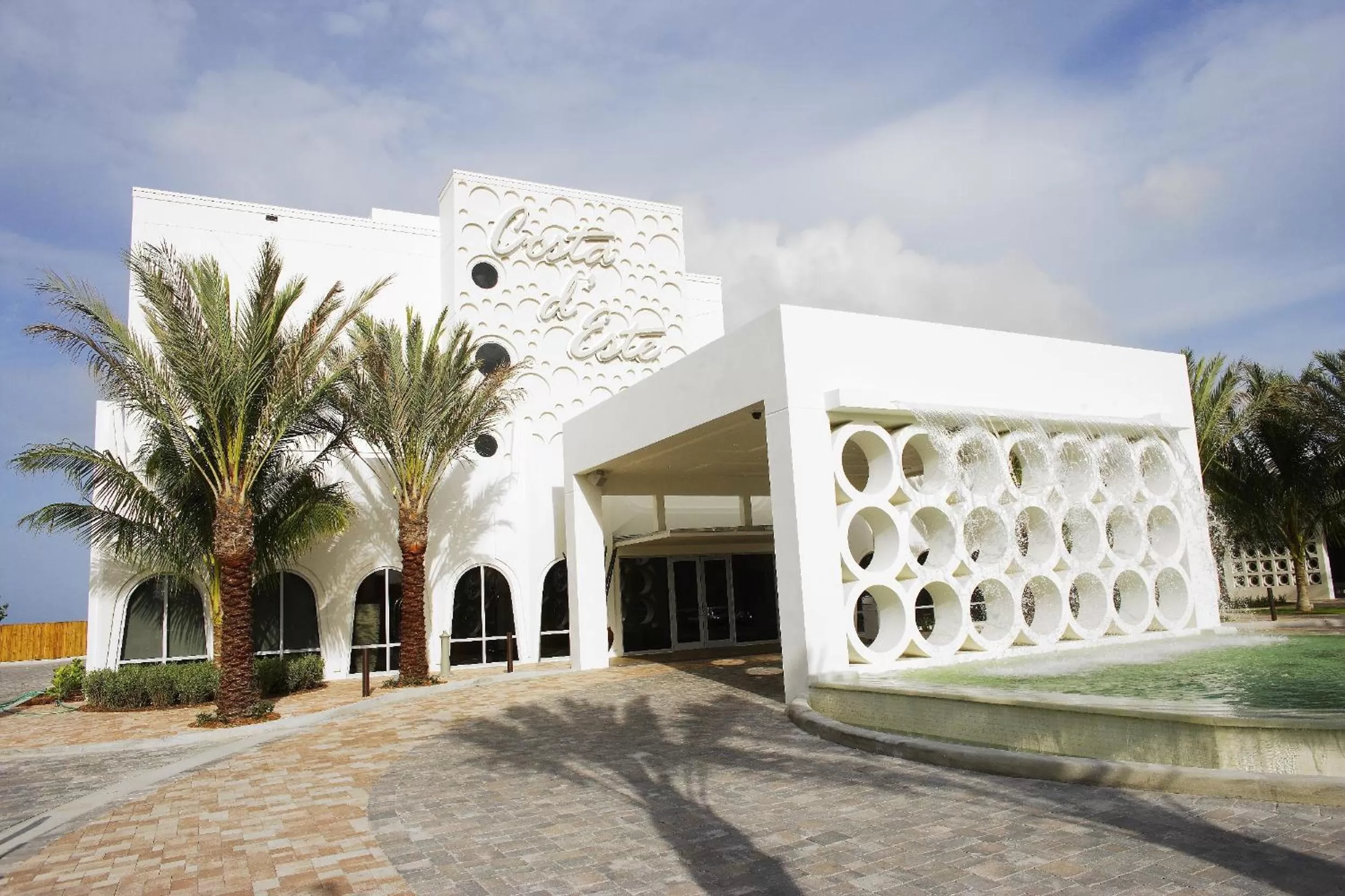 Facade/entrance in Costa d'Este Beach Resort & Spa