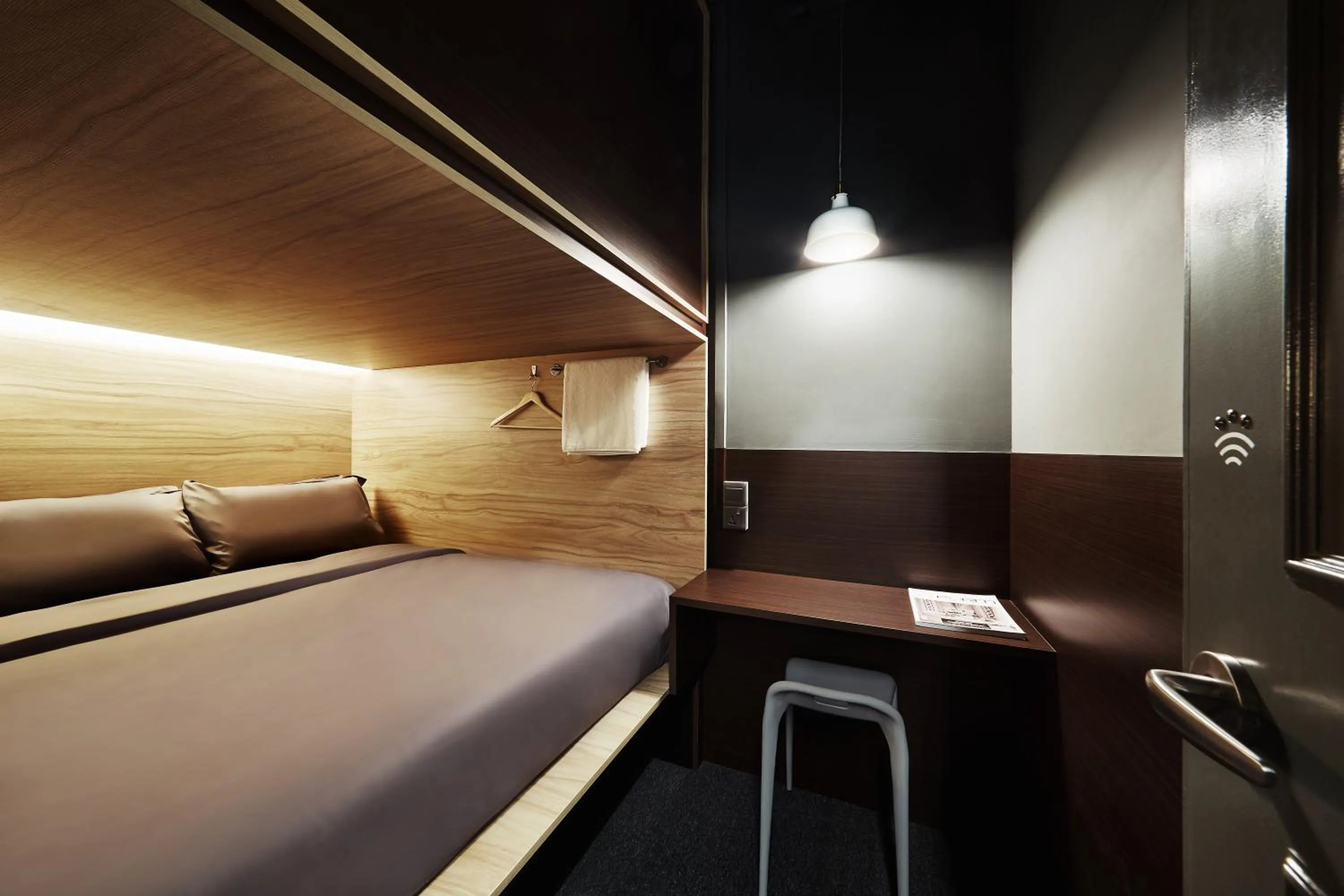 Photo of the whole room, Bed in The Pod at Beach Road Boutique Capsule Hotel