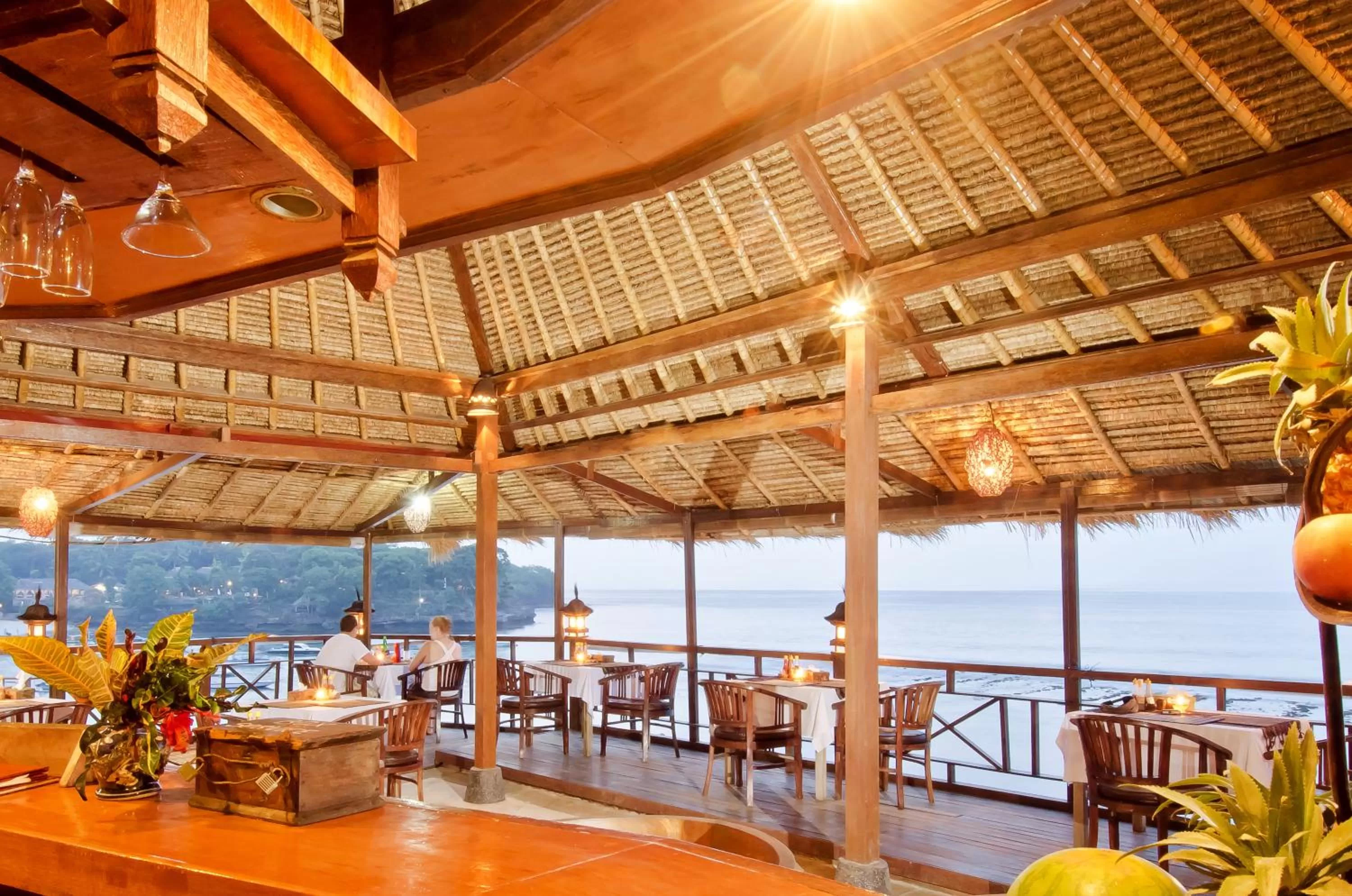 Lounge or bar in Mushroom Beach Bungalows