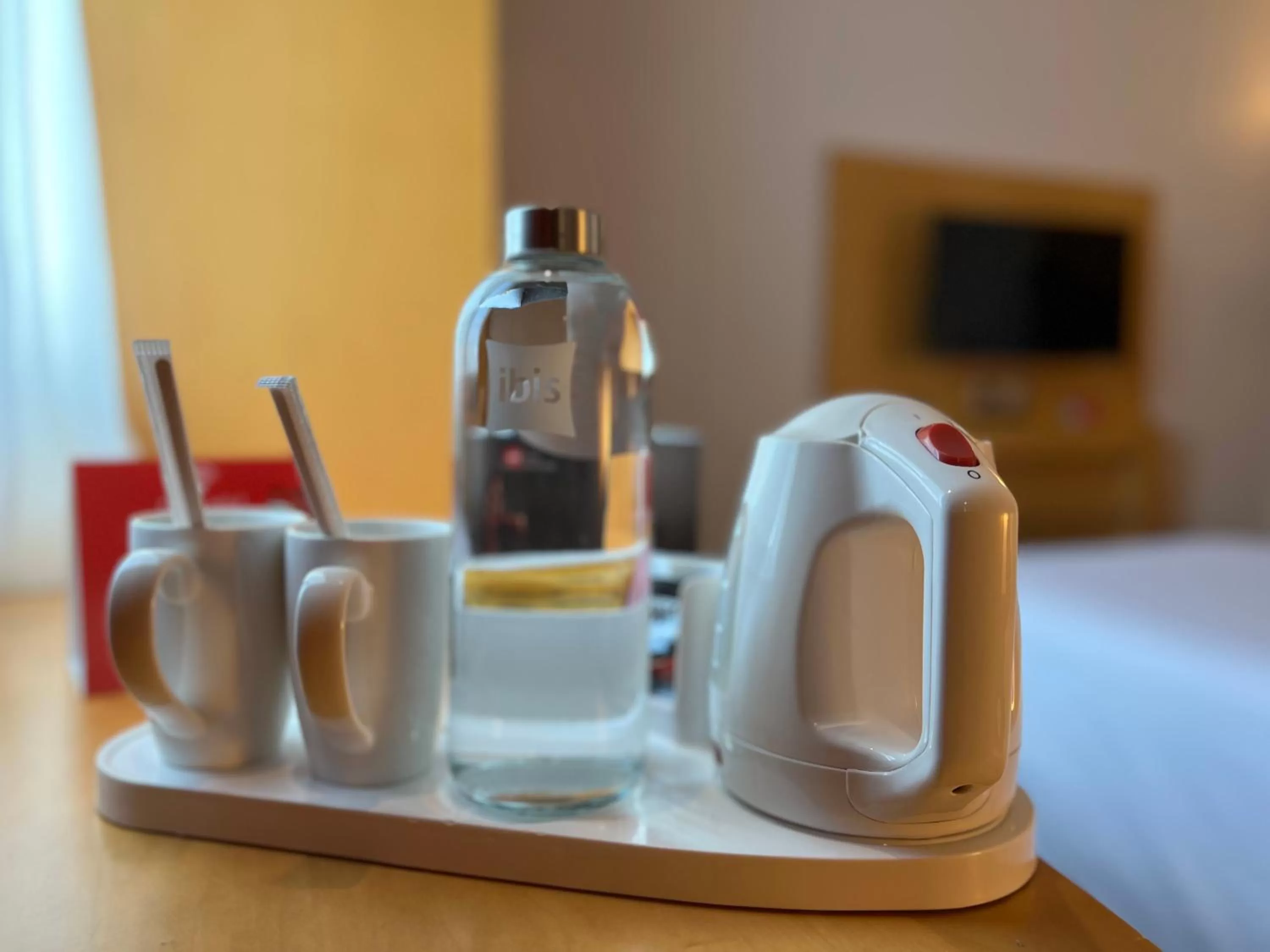 Coffee/tea facilities, Bed in ibis Dubai One Central