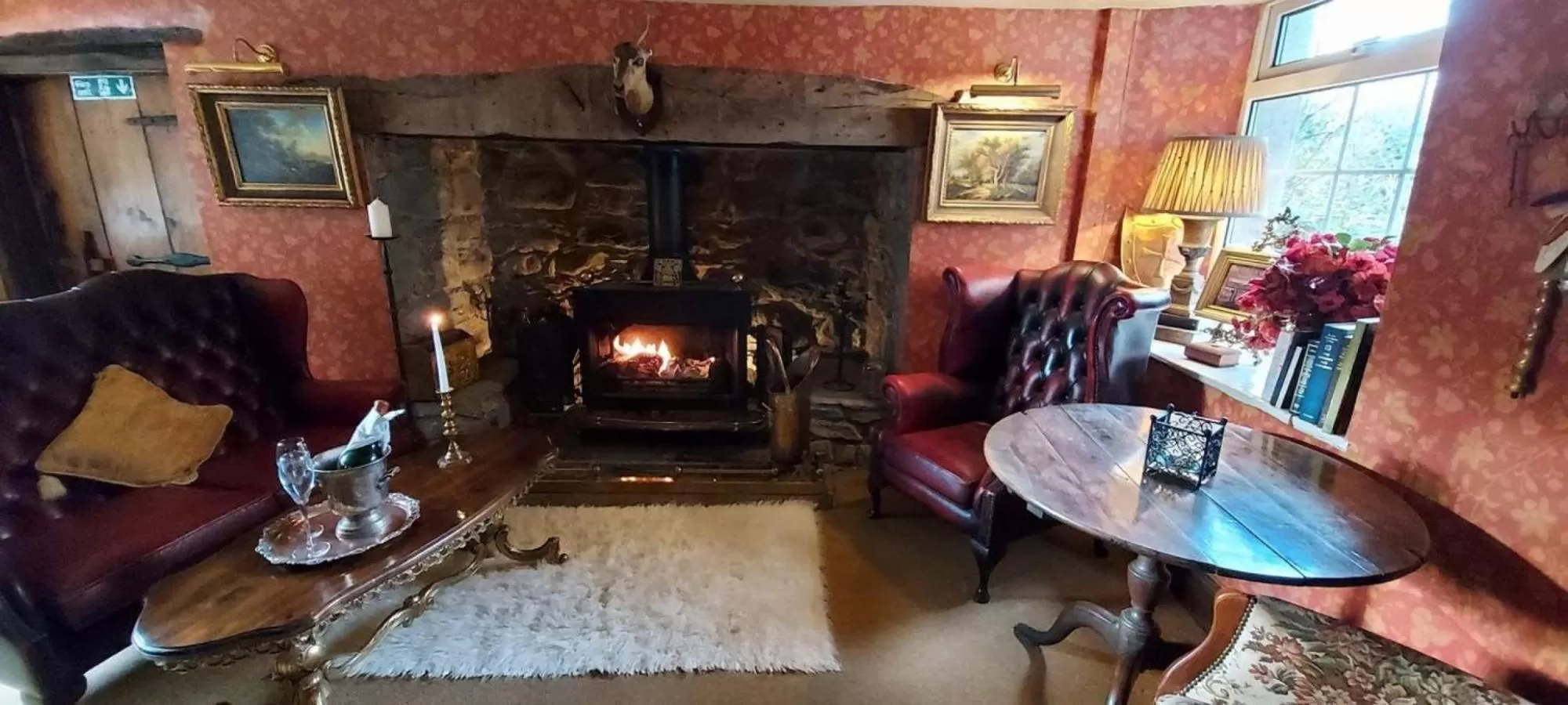 Lounge or bar, Seating Area in Glyn Isa Country House B&B and self catering Lodge