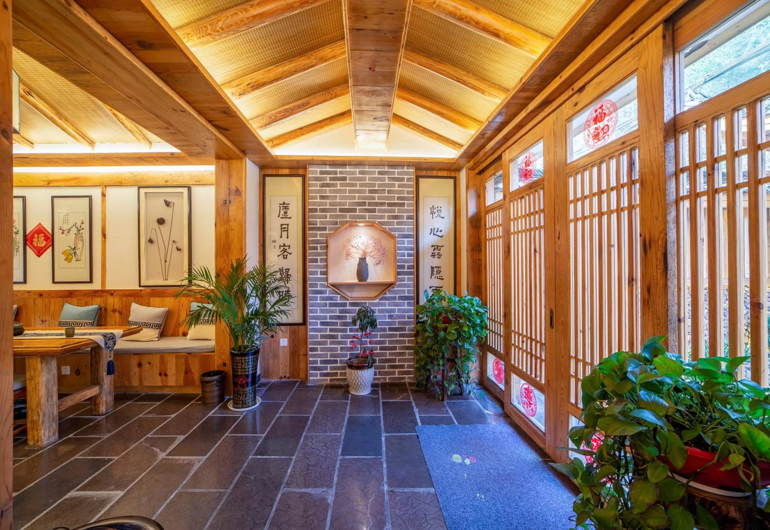 Facade/entrance in Yuelu Homestay