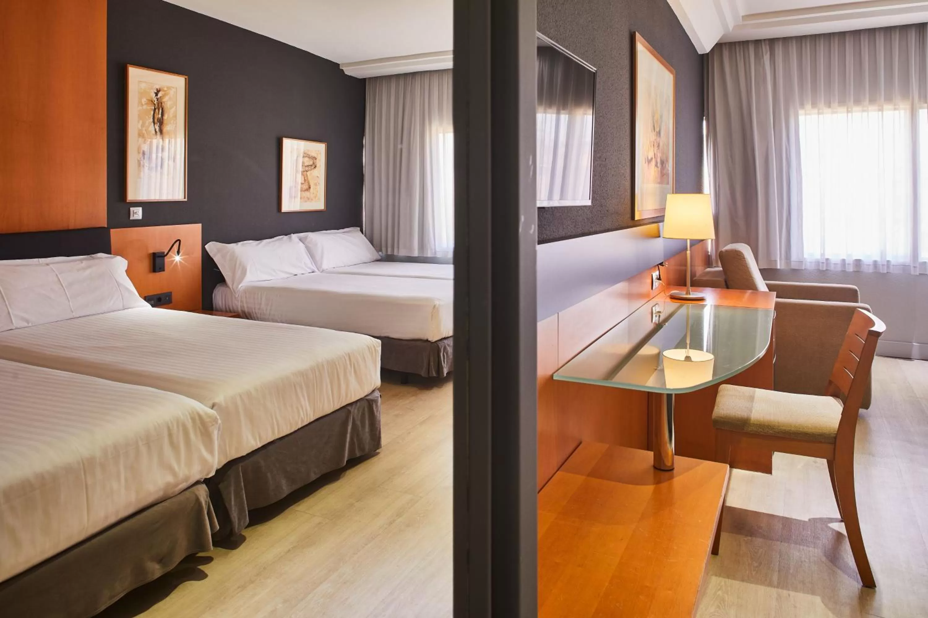 Photo of the whole room, Bed in Silken Al-Andalus Palace