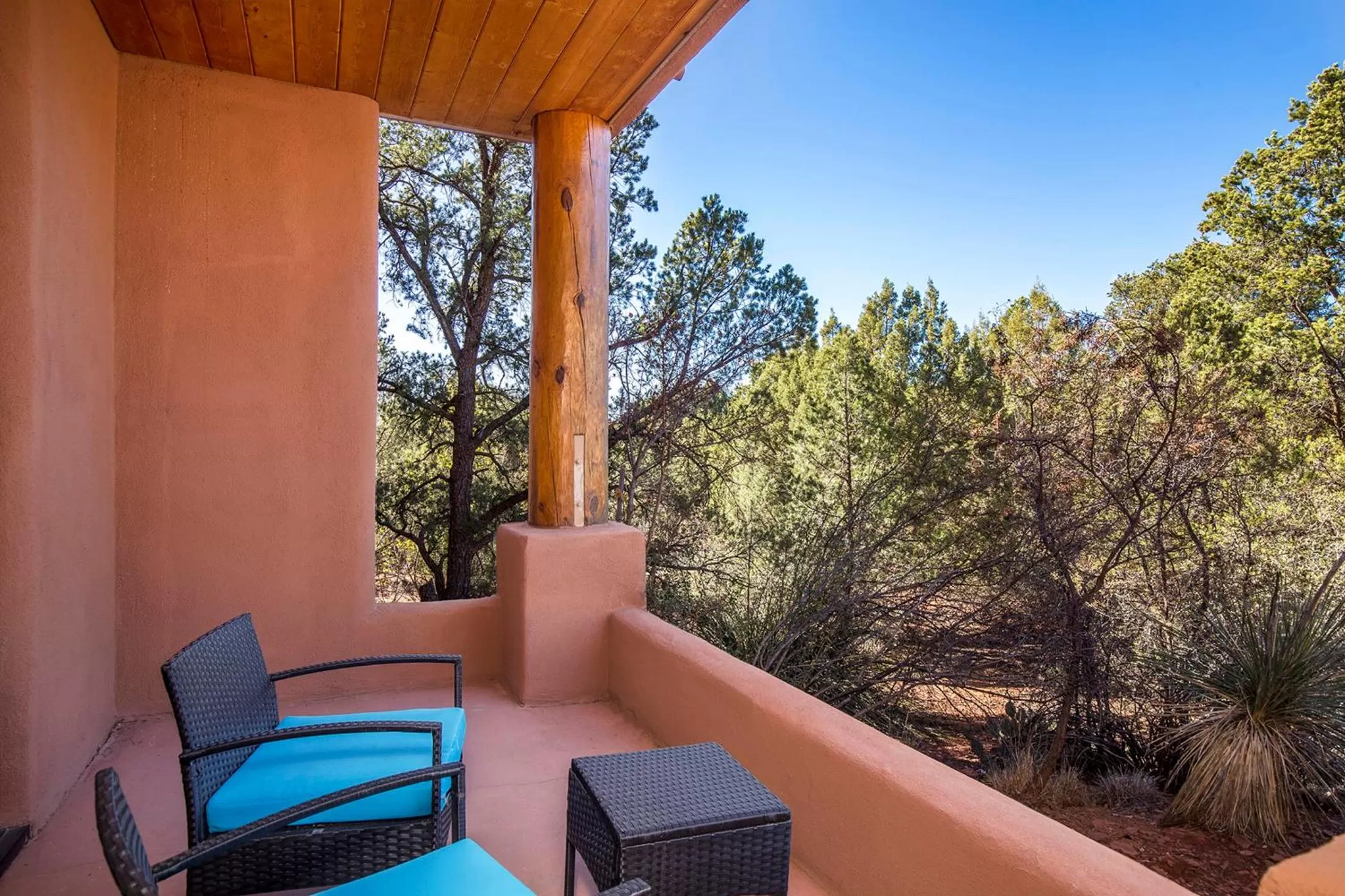 Garden view in Alma De Sedona Inn B&B