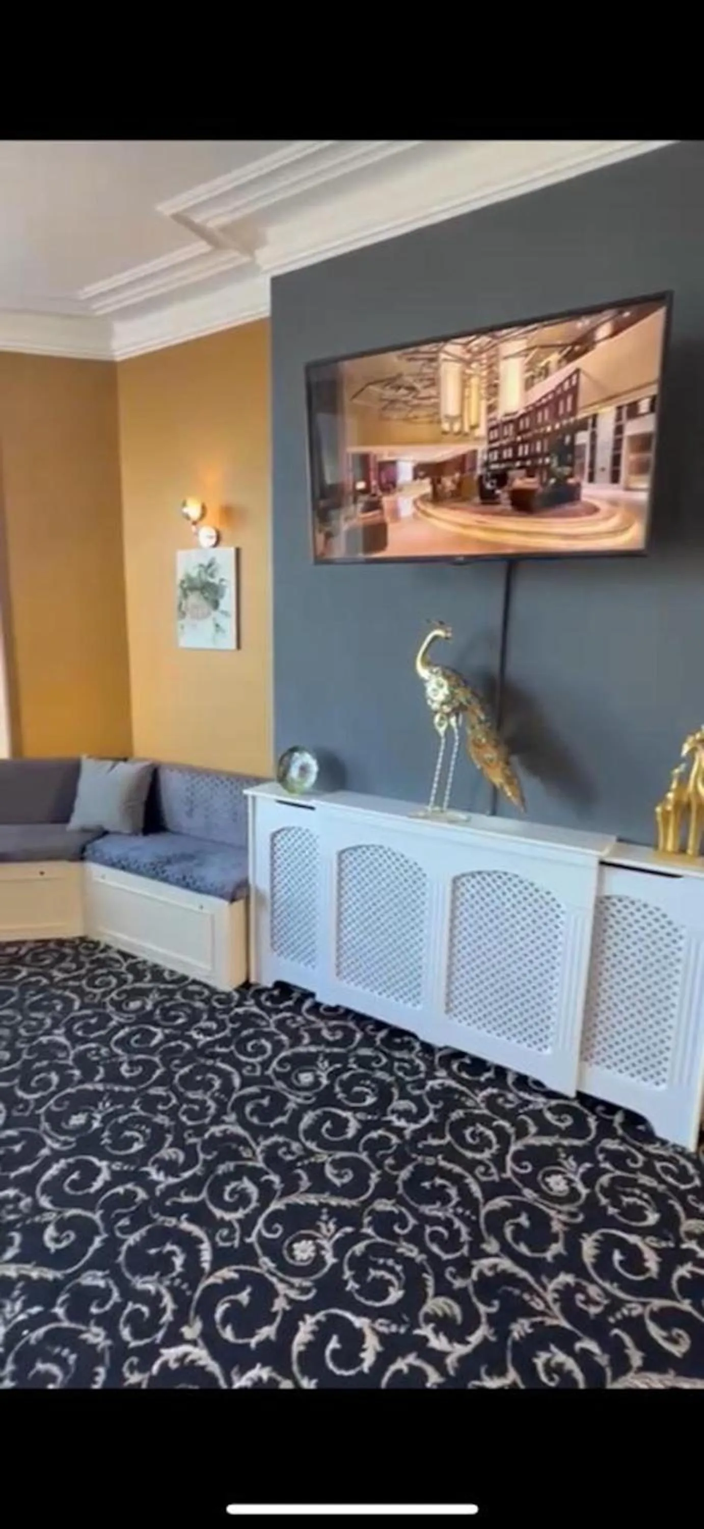 TV and multimedia in OYO Marine Parade Hotel, Eastbourne Pier