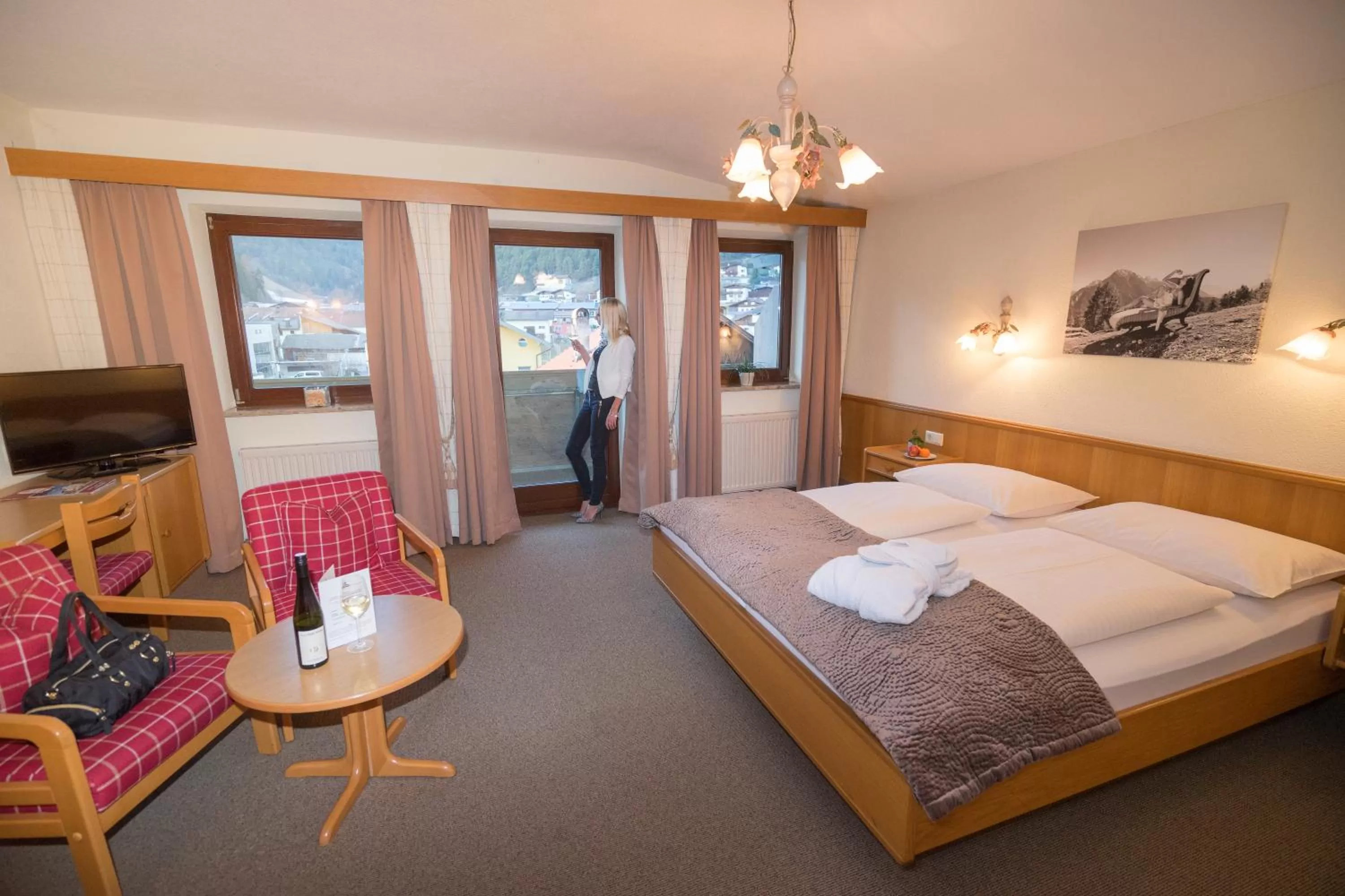 Photo of the whole room, Bed in Hotel zum Lamm