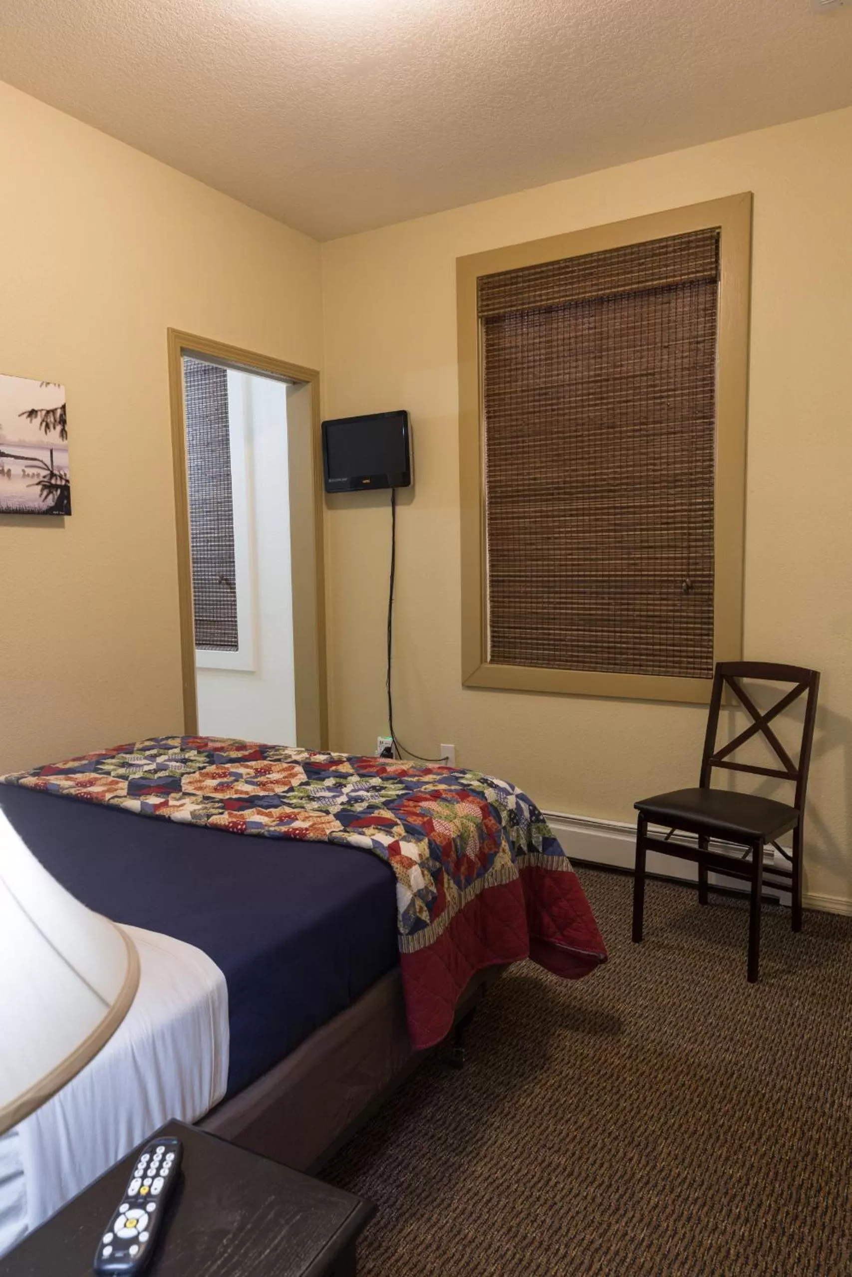 Bedroom in Hotel Cathlamet