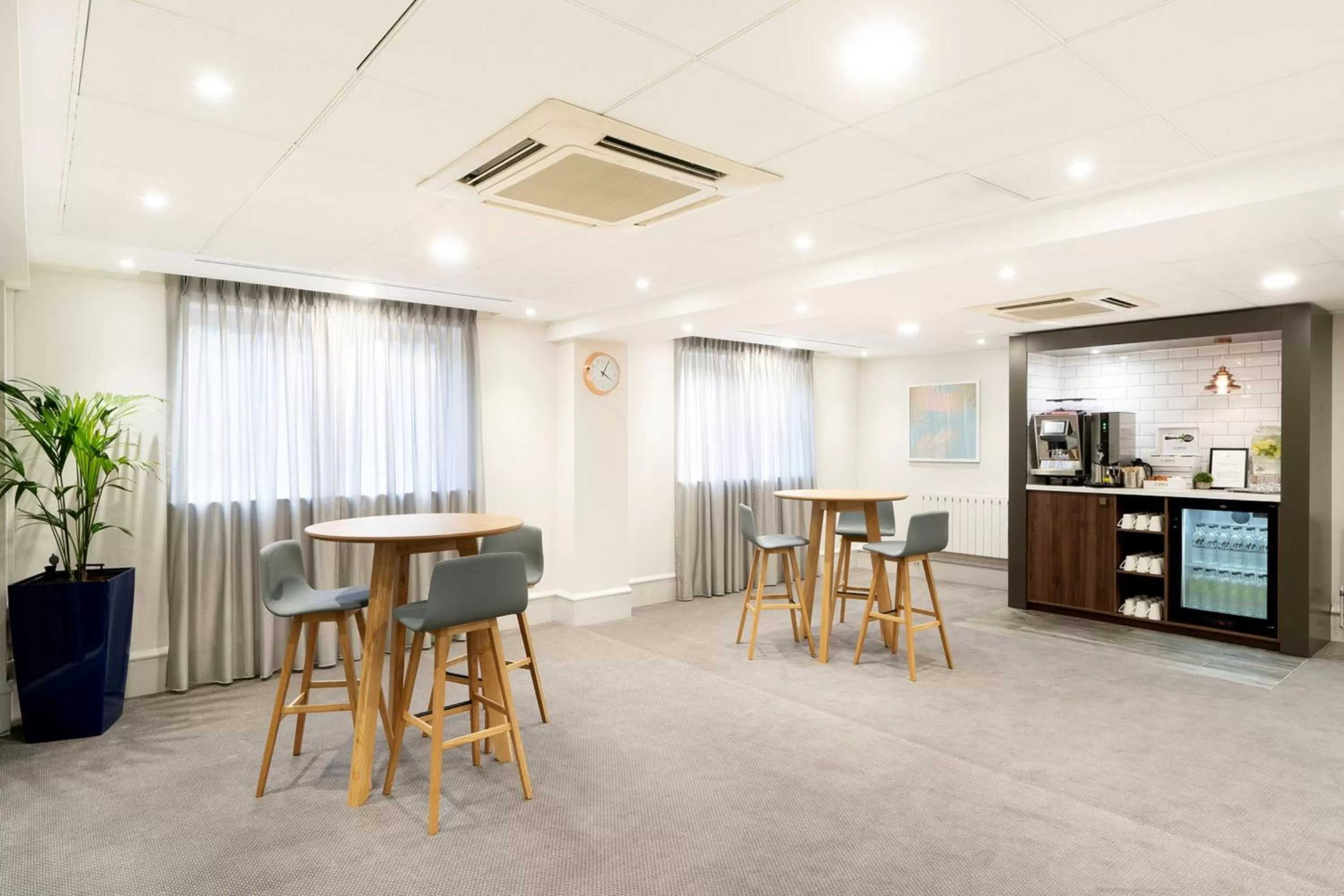 Coffee/tea facilities in Holiday Inn Hemel Hempstead M1, Jct. 8 by IHG