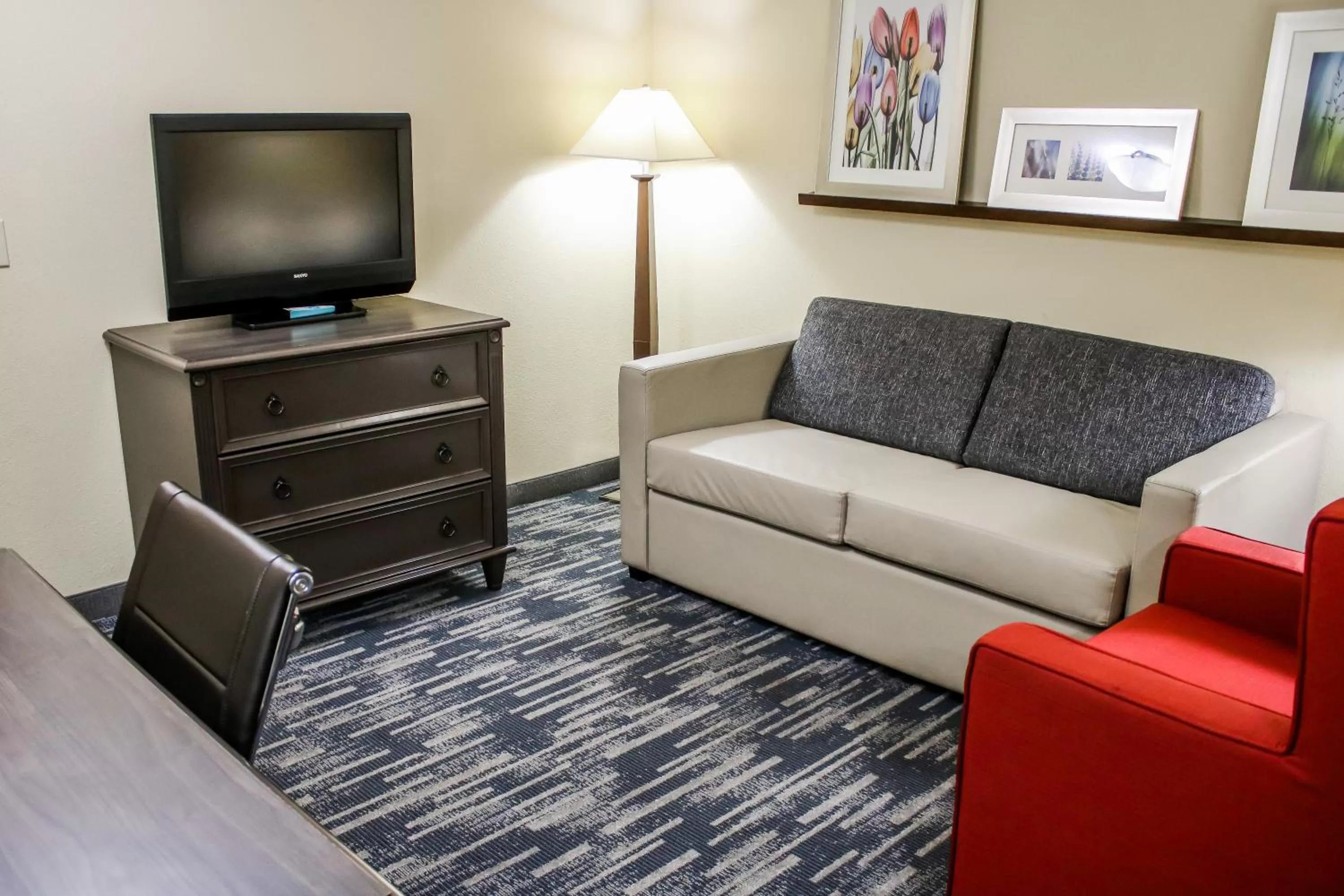 Living room in Country Inn & Suites by Radisson, Richmond West at I-64, VA