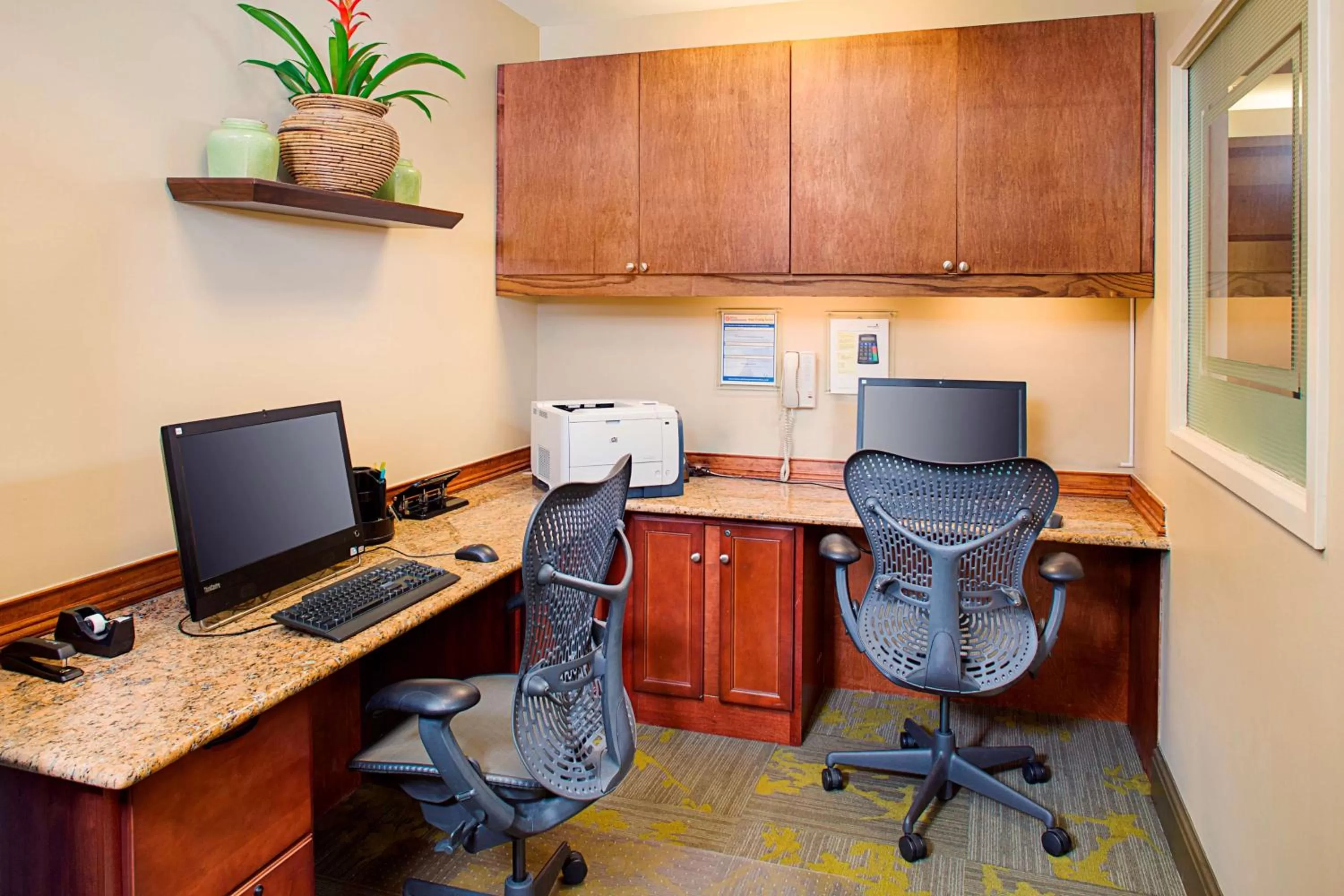 Business facilities in Hilton Garden Inn Hartford North-Bradley International Airport