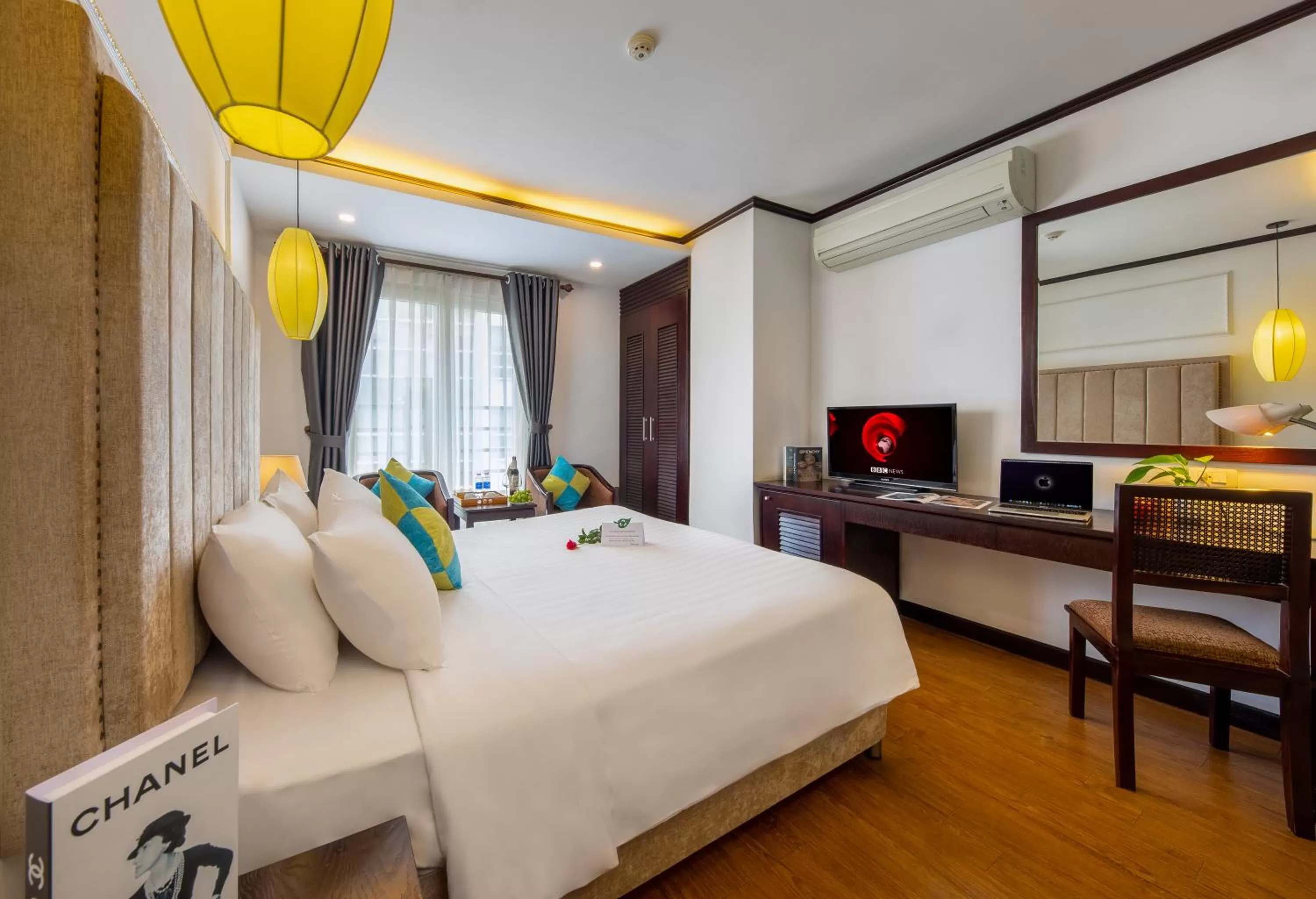 Bed in Babylon Grand Hotel & Spa