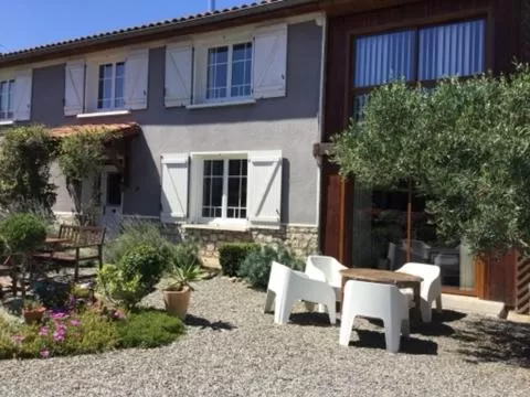 Garden view in Loft Atypique