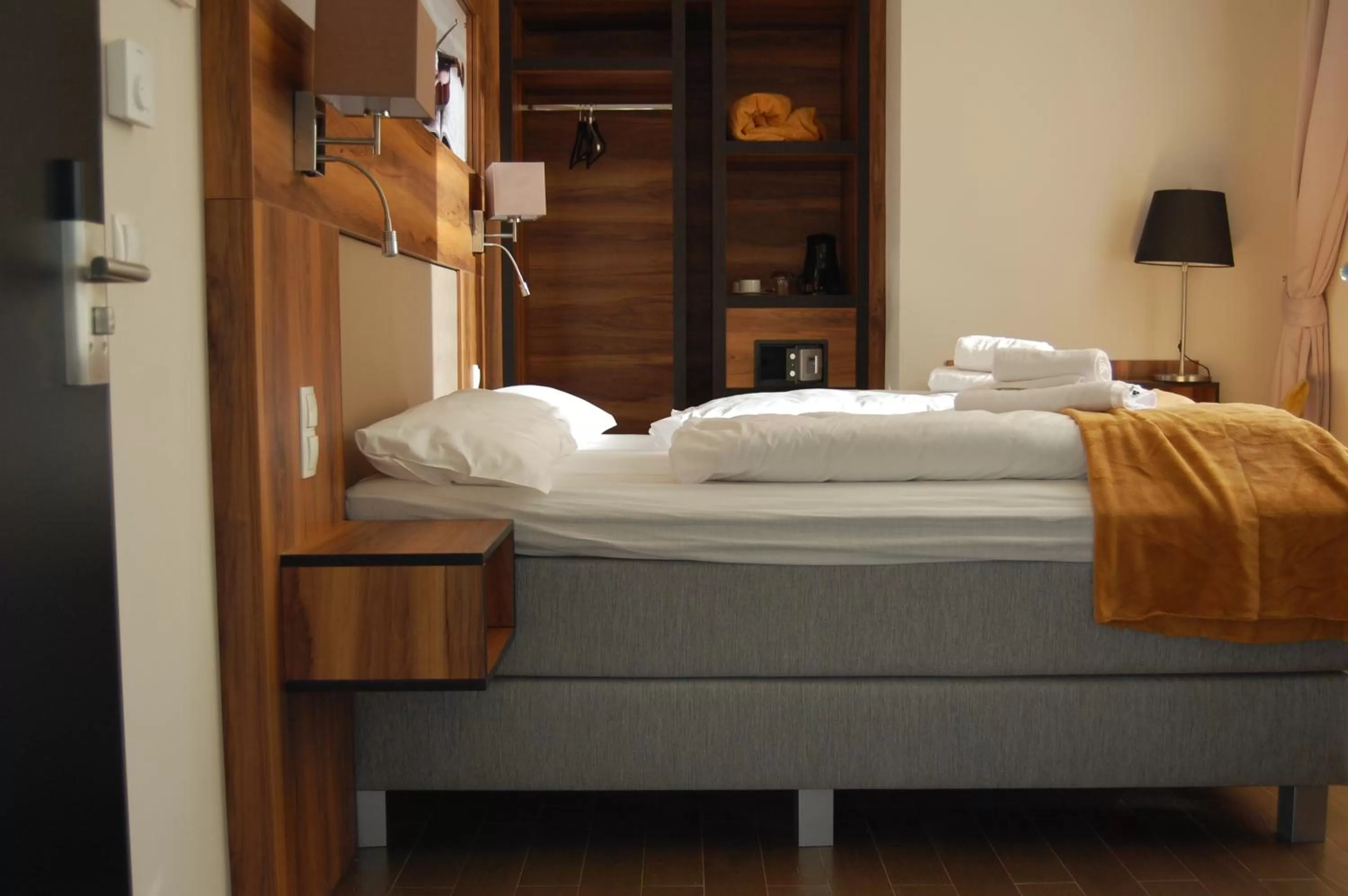 Bed in Apollo Hotel Vienna