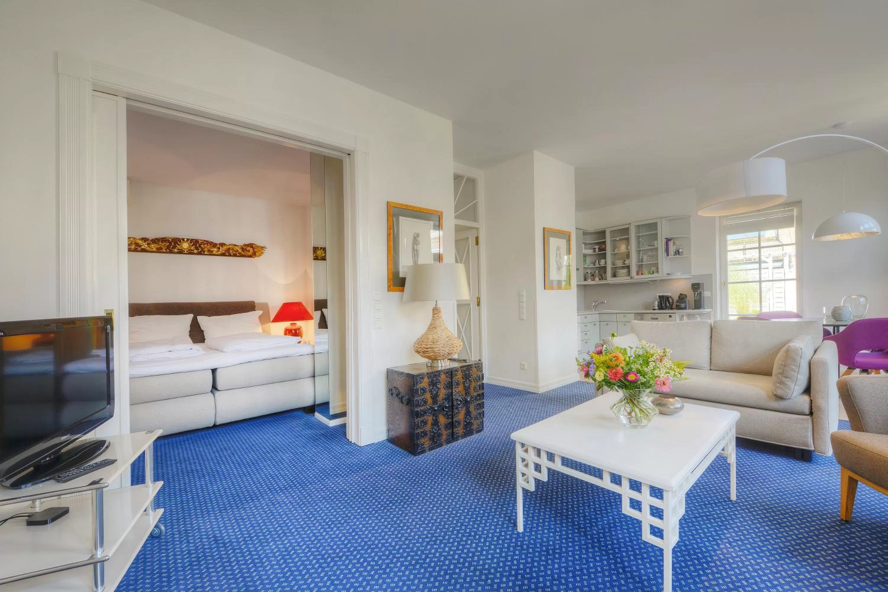 Photo of the whole room, Seating Area in Carlstadt Suites Düsseldorf