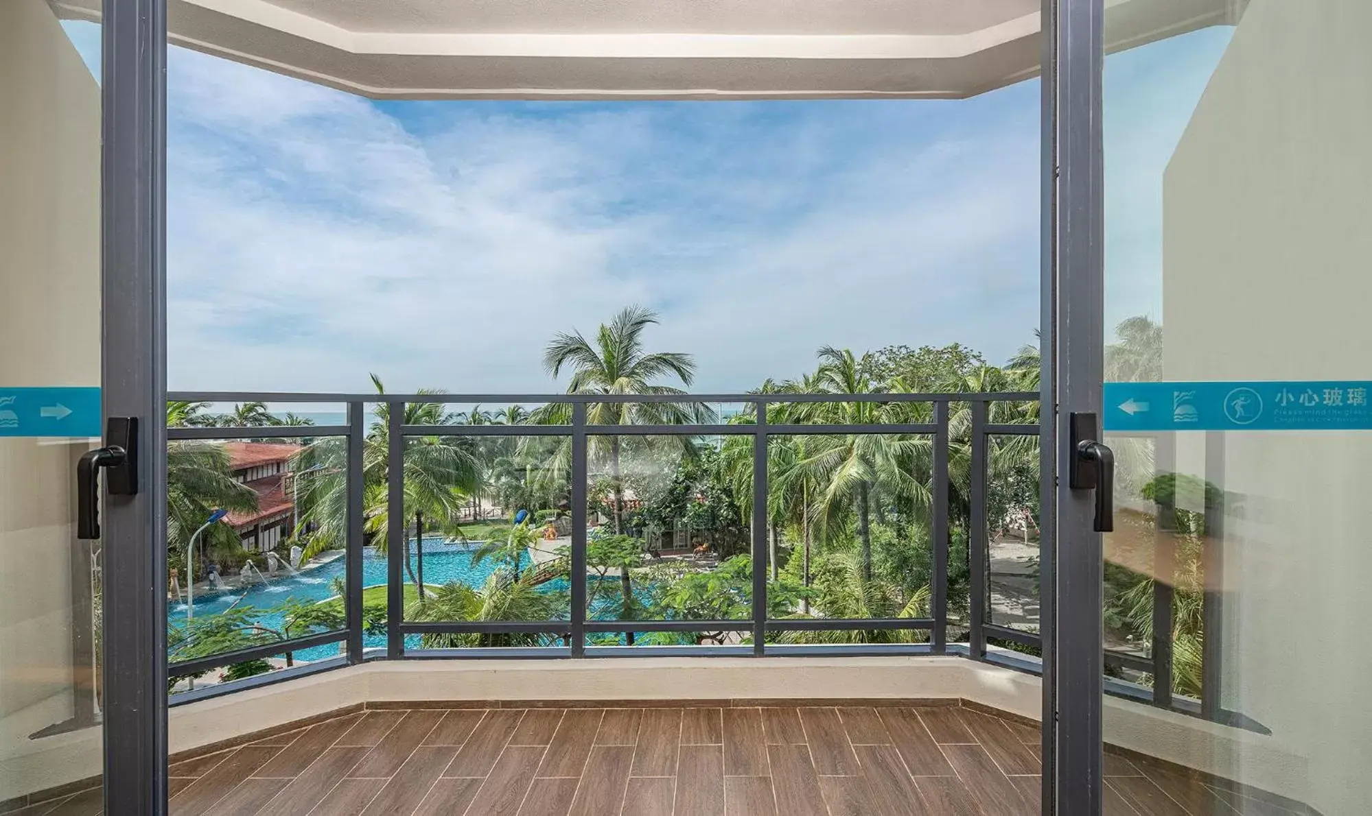 Luxury Twin Room in Sanya South China Hotel Luxury Twin Room in Sanya South China Hotel