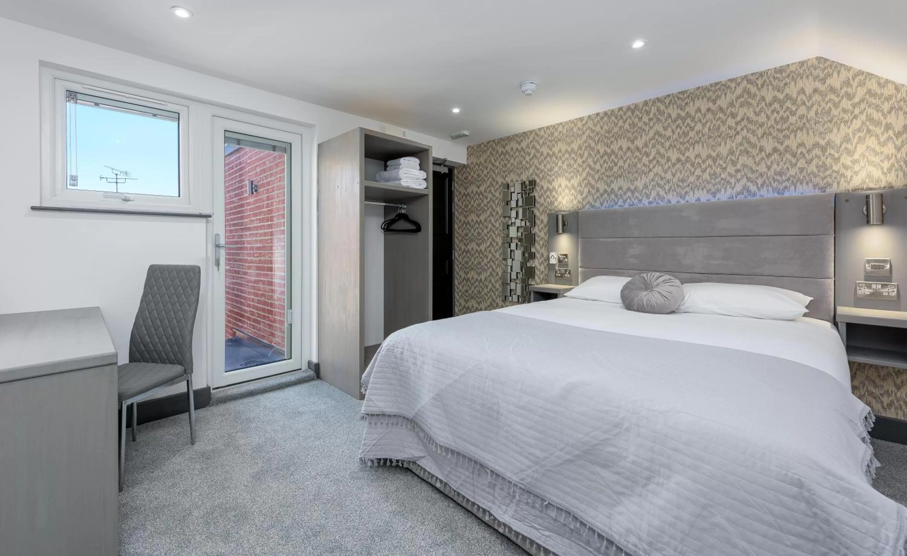 Bedroom, Bed in The Stanley Hotel