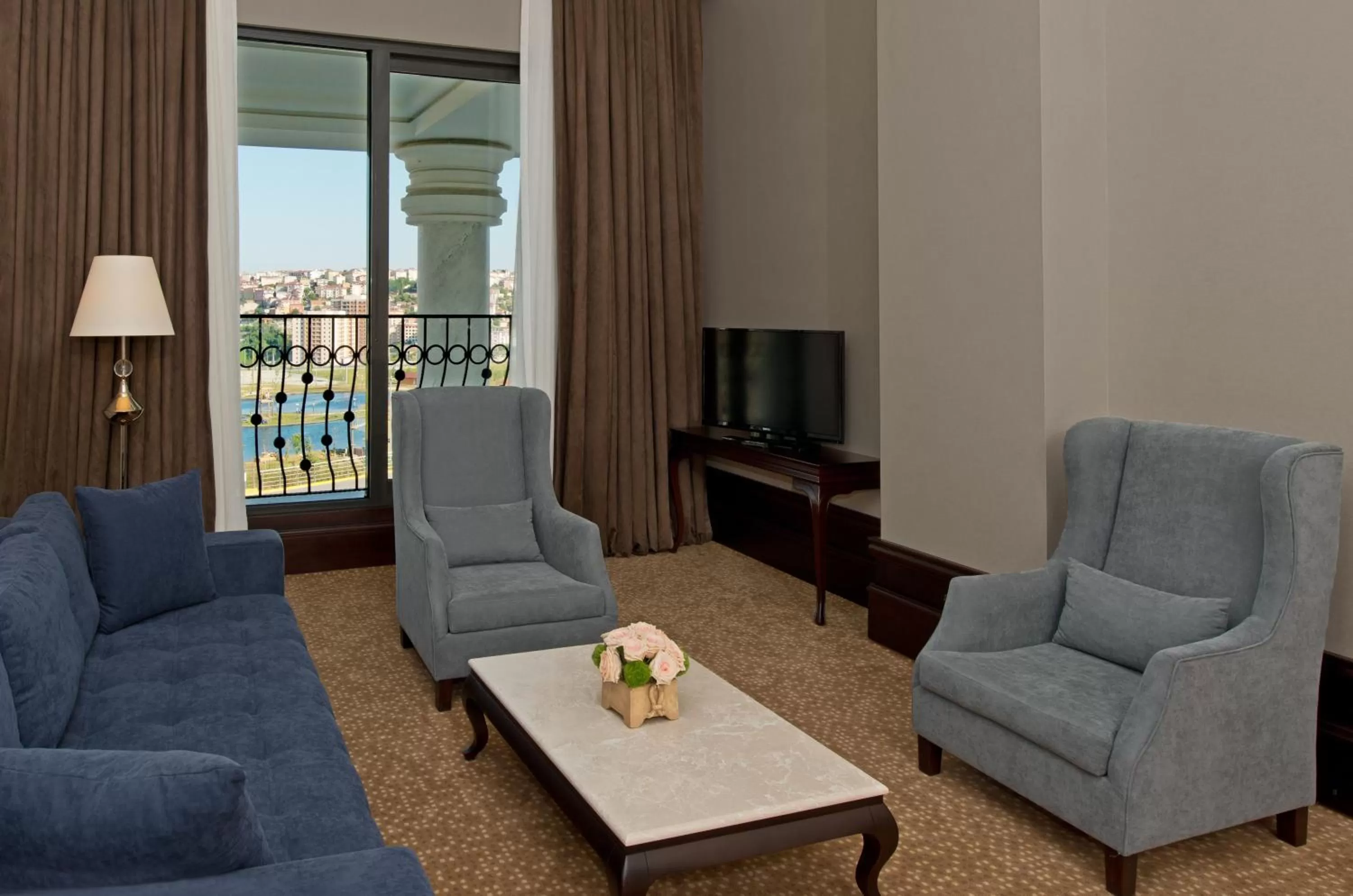 Living room in Vialand Palace Hotel