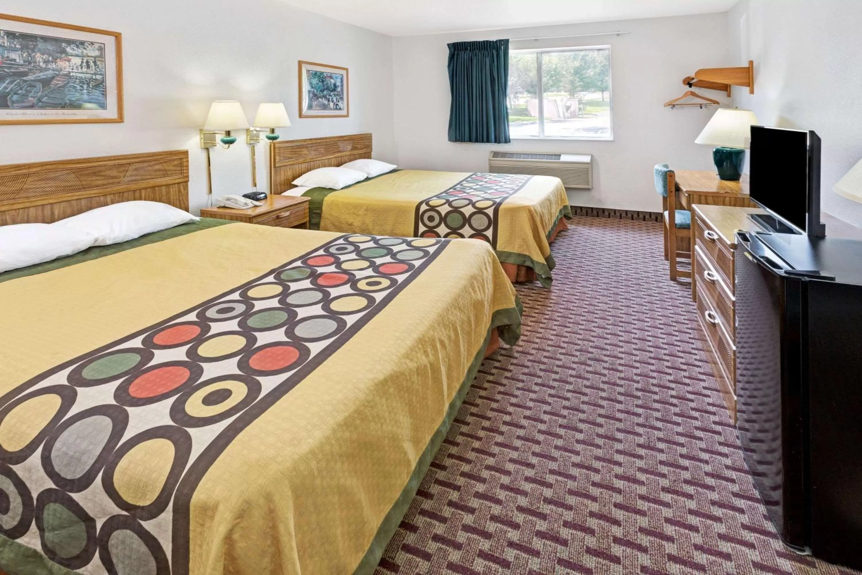 Photo of the whole room, Bed in Super 8 by Wyndham Canonsburg/Pittsburgh Area