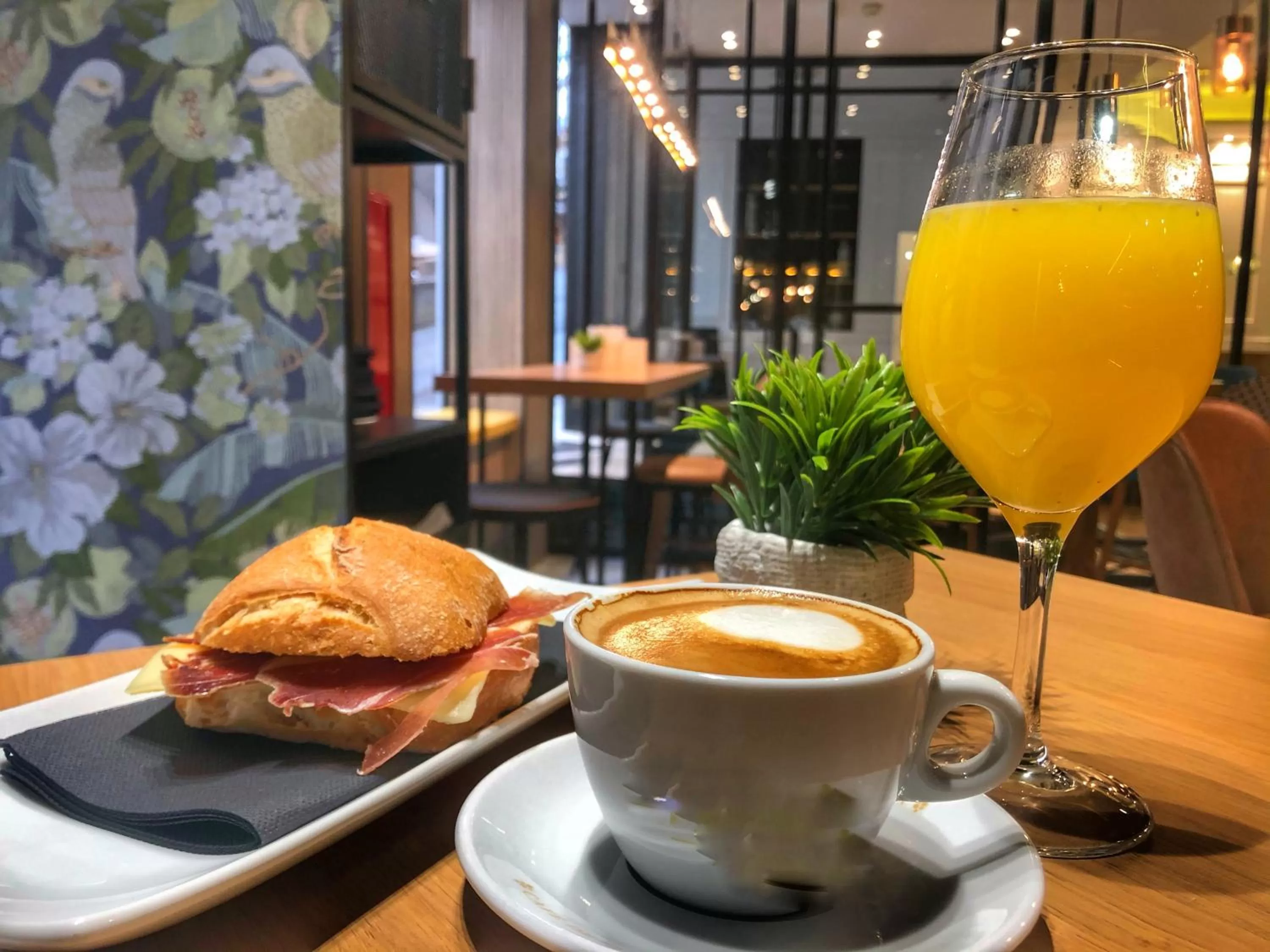 Breakfast in Hotel Boutique Puerta de las Granadas
