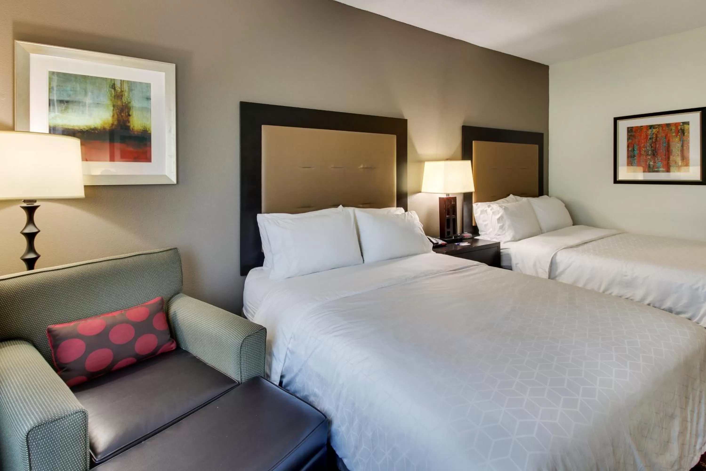 Photo of the whole room, Bed in Holiday Inn Express Hotel & Suites Lancaster-Lititz by IHG