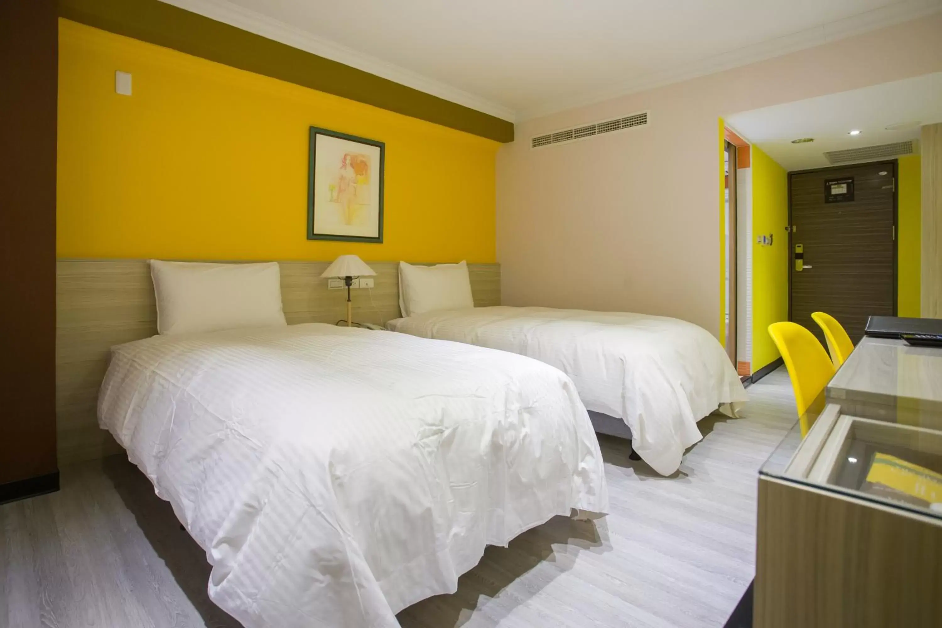 Small Double or Twin Room in Lily Hotel Small Double or Twin Room in Lily Hotel