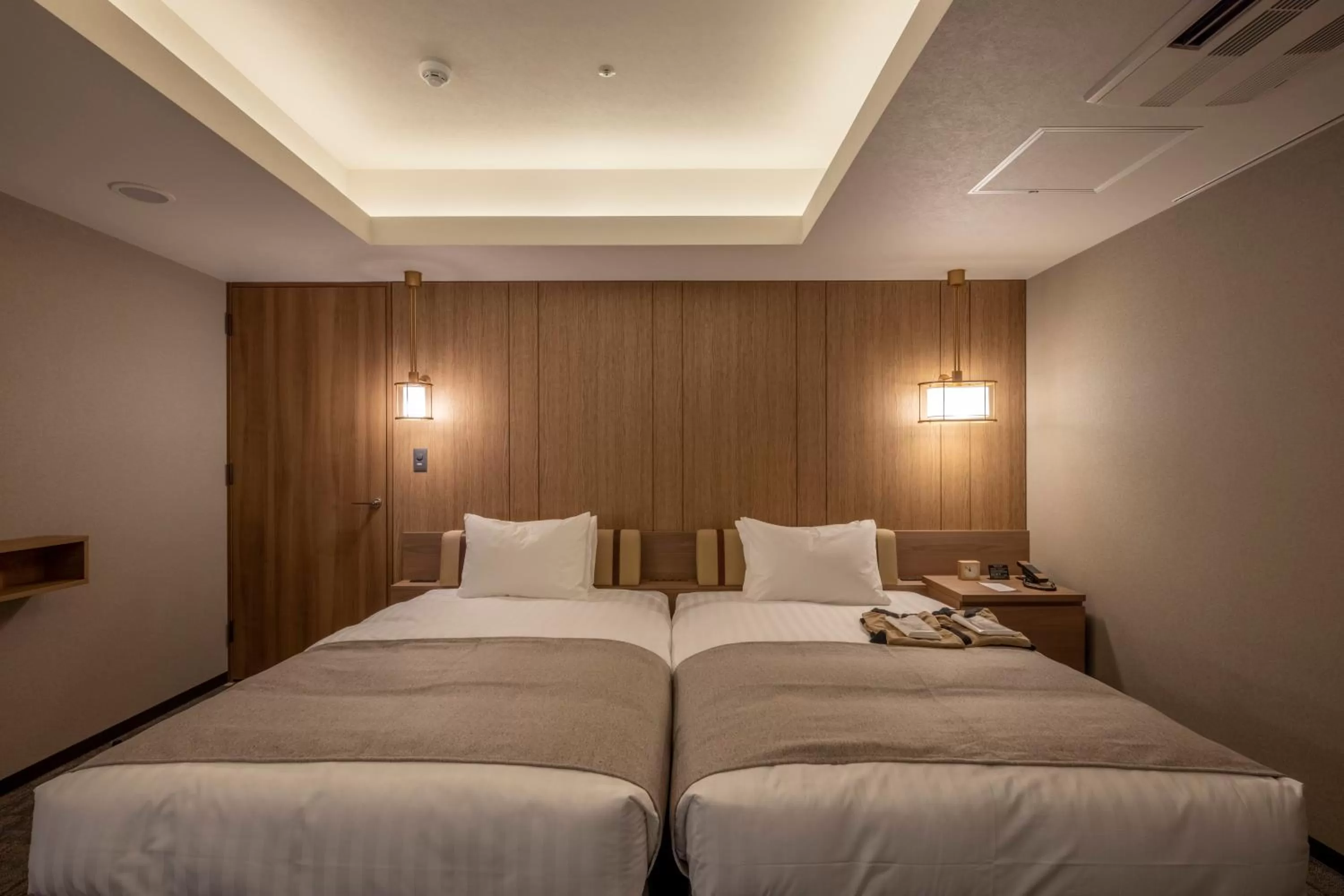 Photo of the whole room, Bed in Tokyu Stay Hakodate Asaichi Akarinoyu