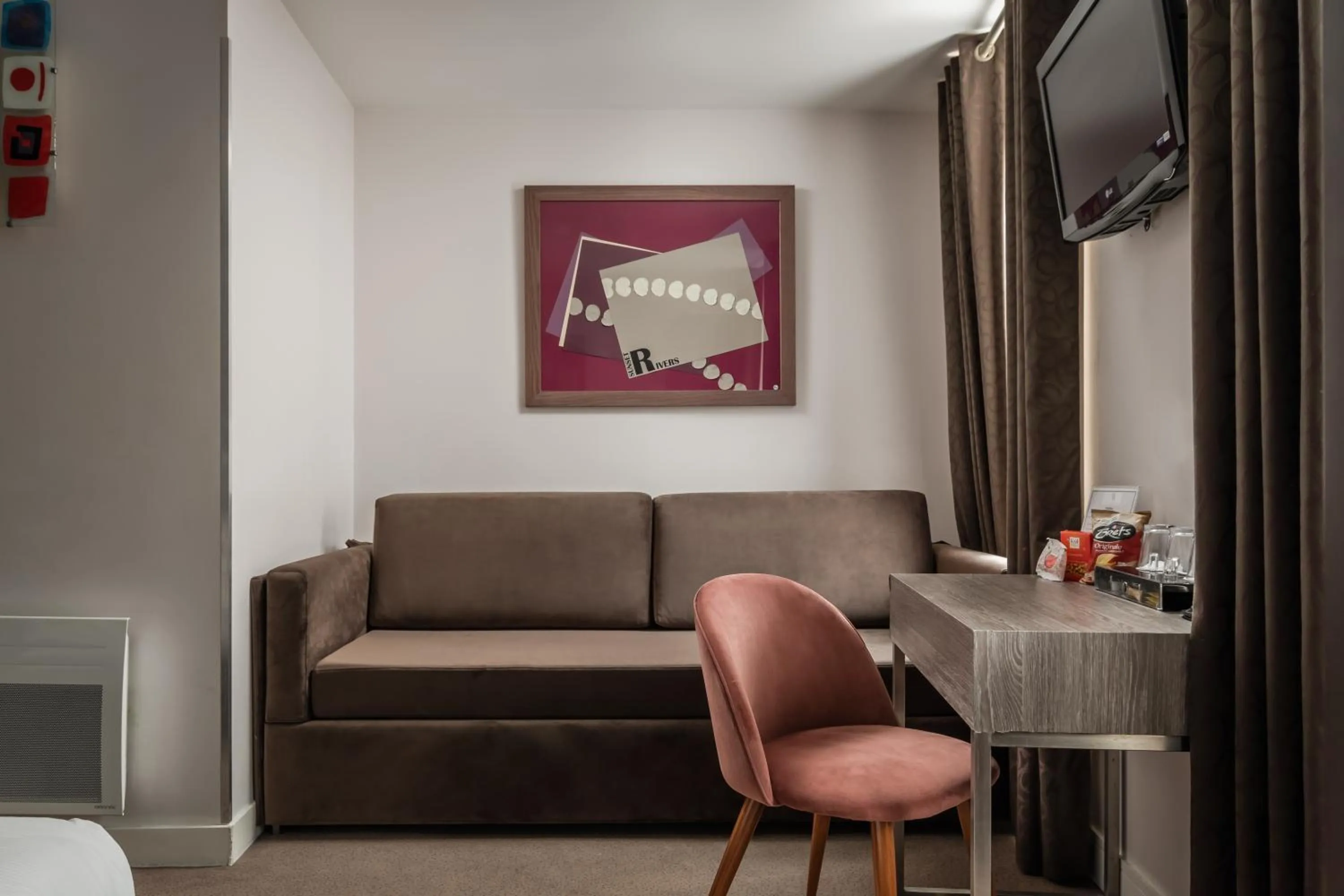 Seating area in Arc De Triomphe