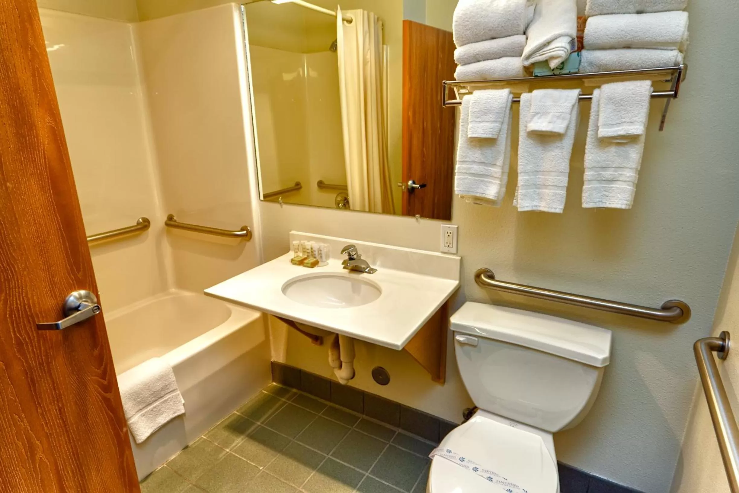 Bathroom in Arch Canyon Inn