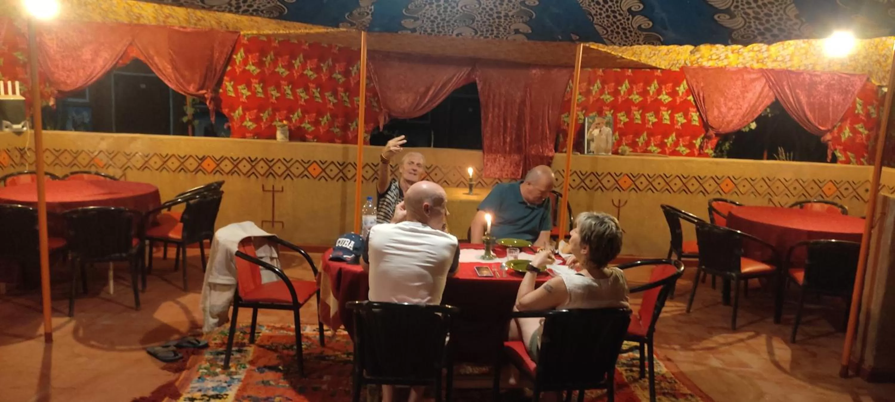 Dining area, Restaurant/Places to Eat in Prends Ton Temps