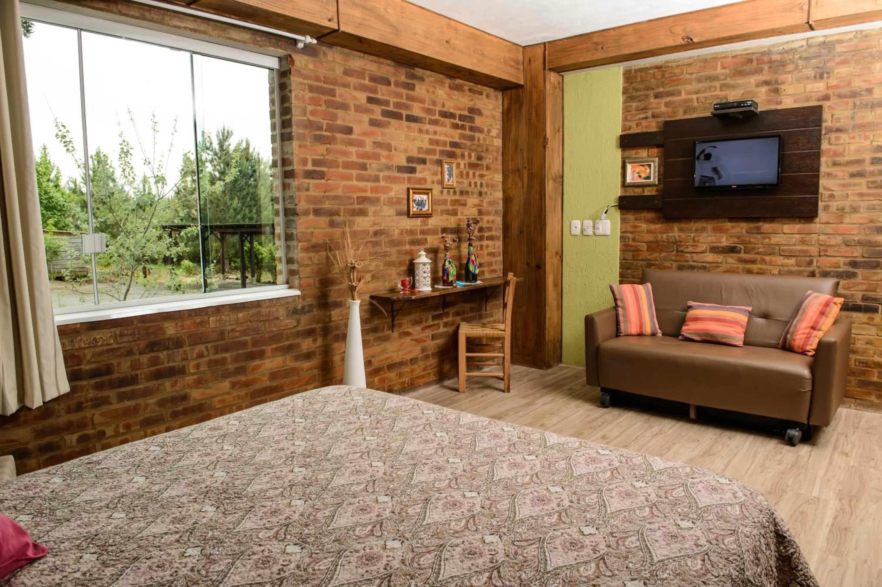 Bina's Haus Pousada, Cafeteria e Atelier