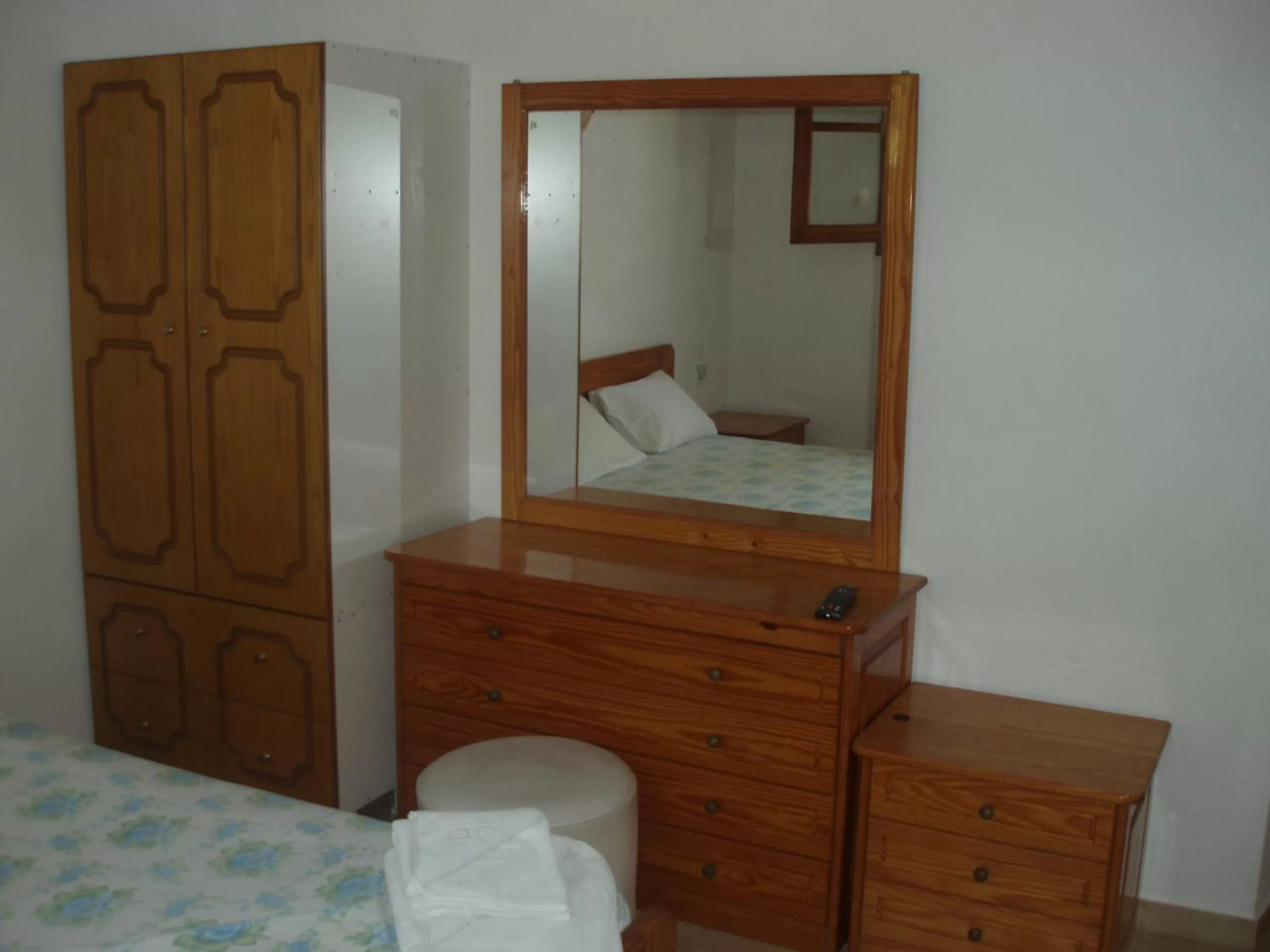 Photo of the whole room in skiathos studios HL