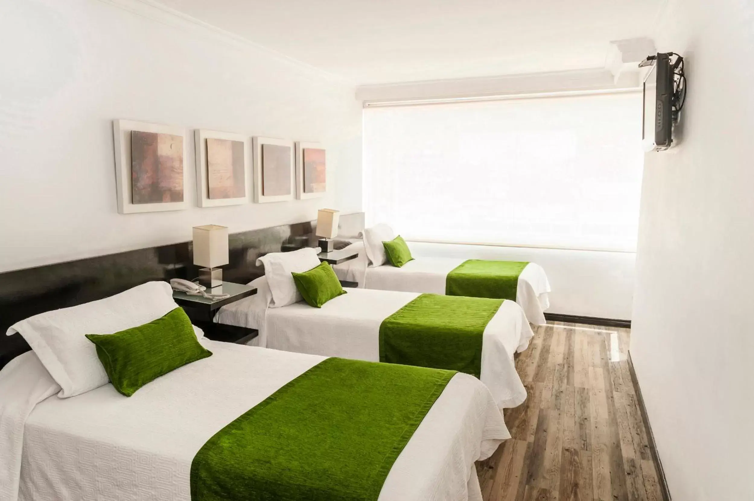 Standard Triple Room in Hotel Bogota Virrey Standard Triple Room in Hotel Bogota Virrey