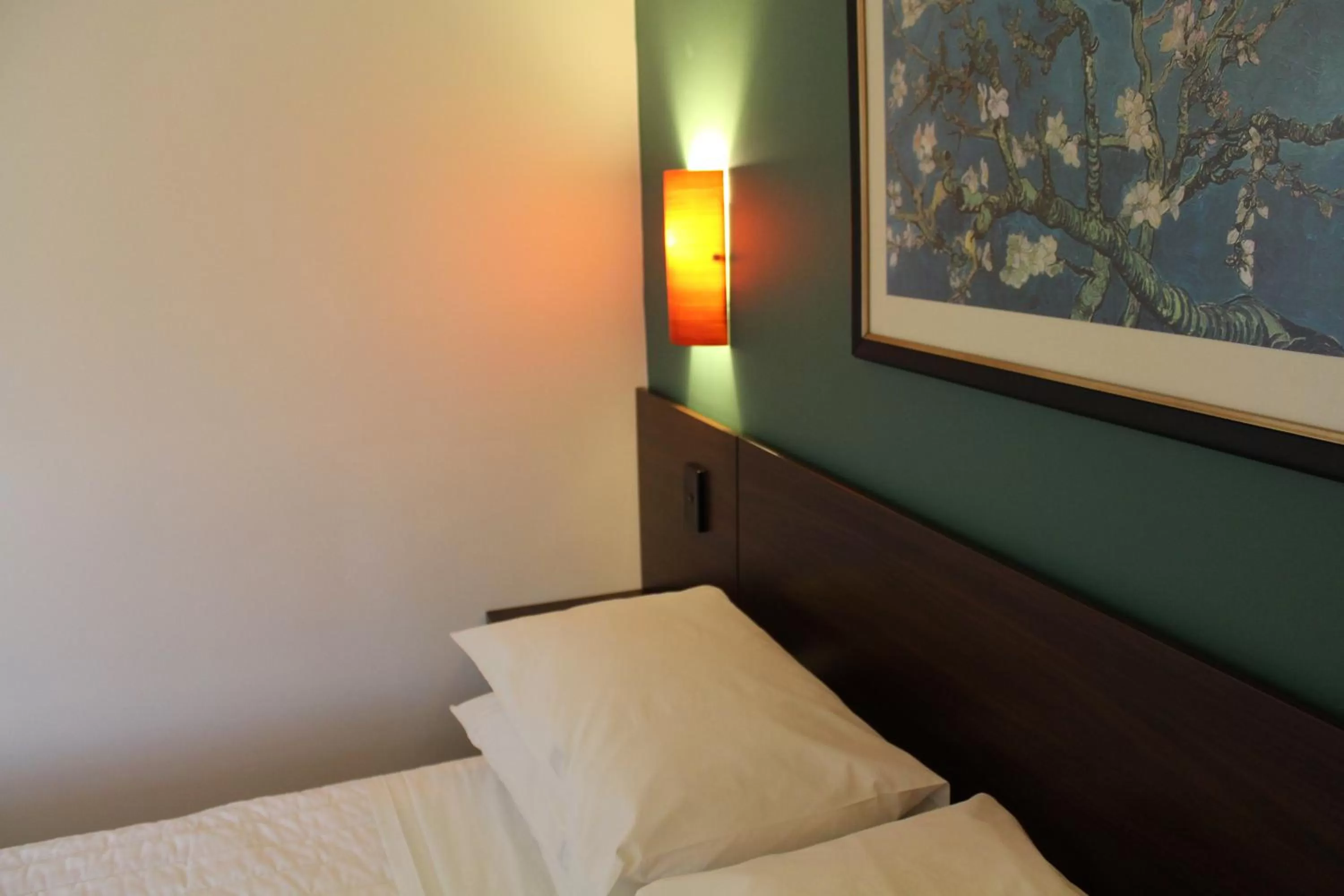 Bedroom, Bed in The Whale Inn