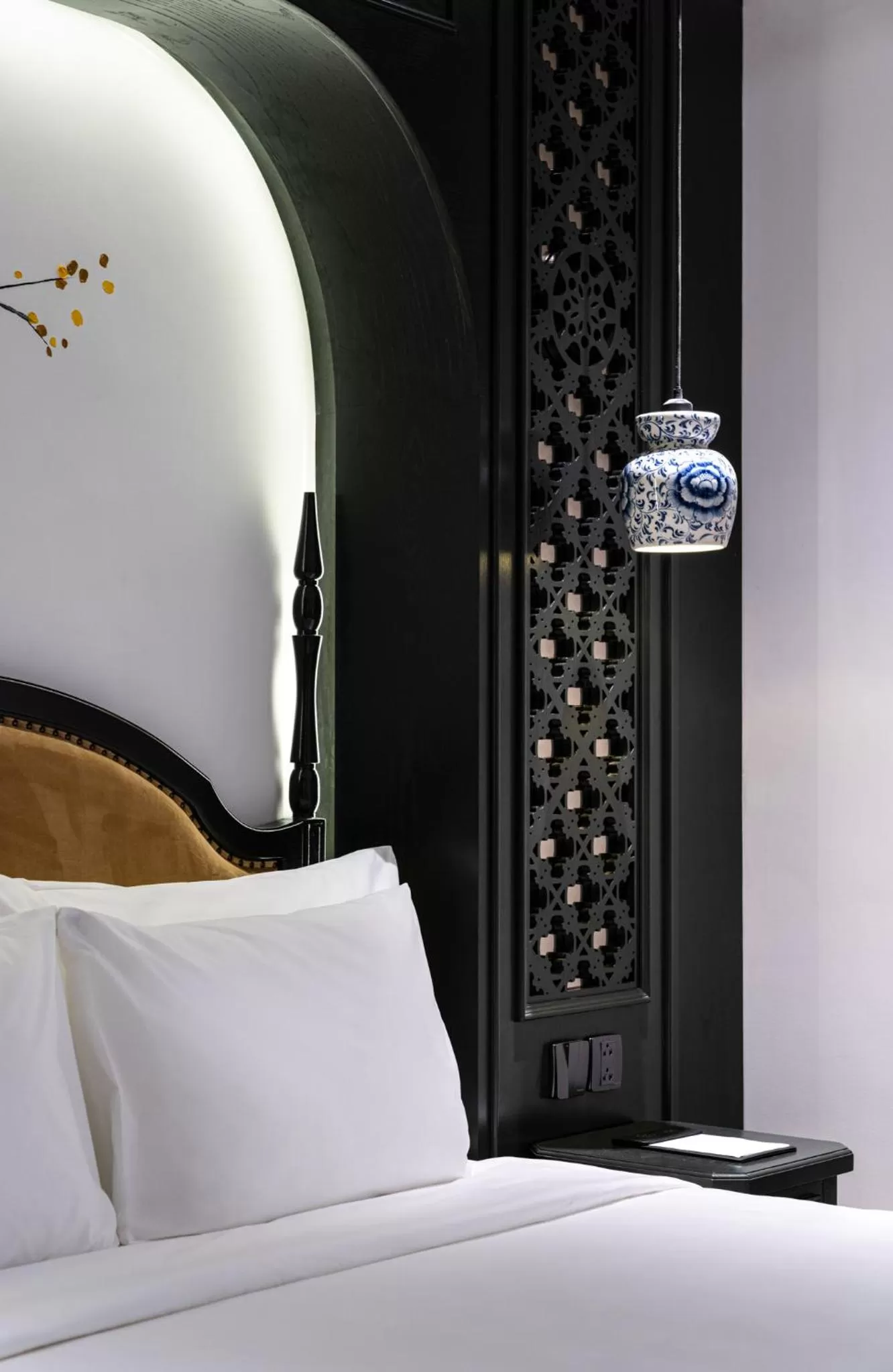 Bed in Paradise Suites Nguyen Khuyen