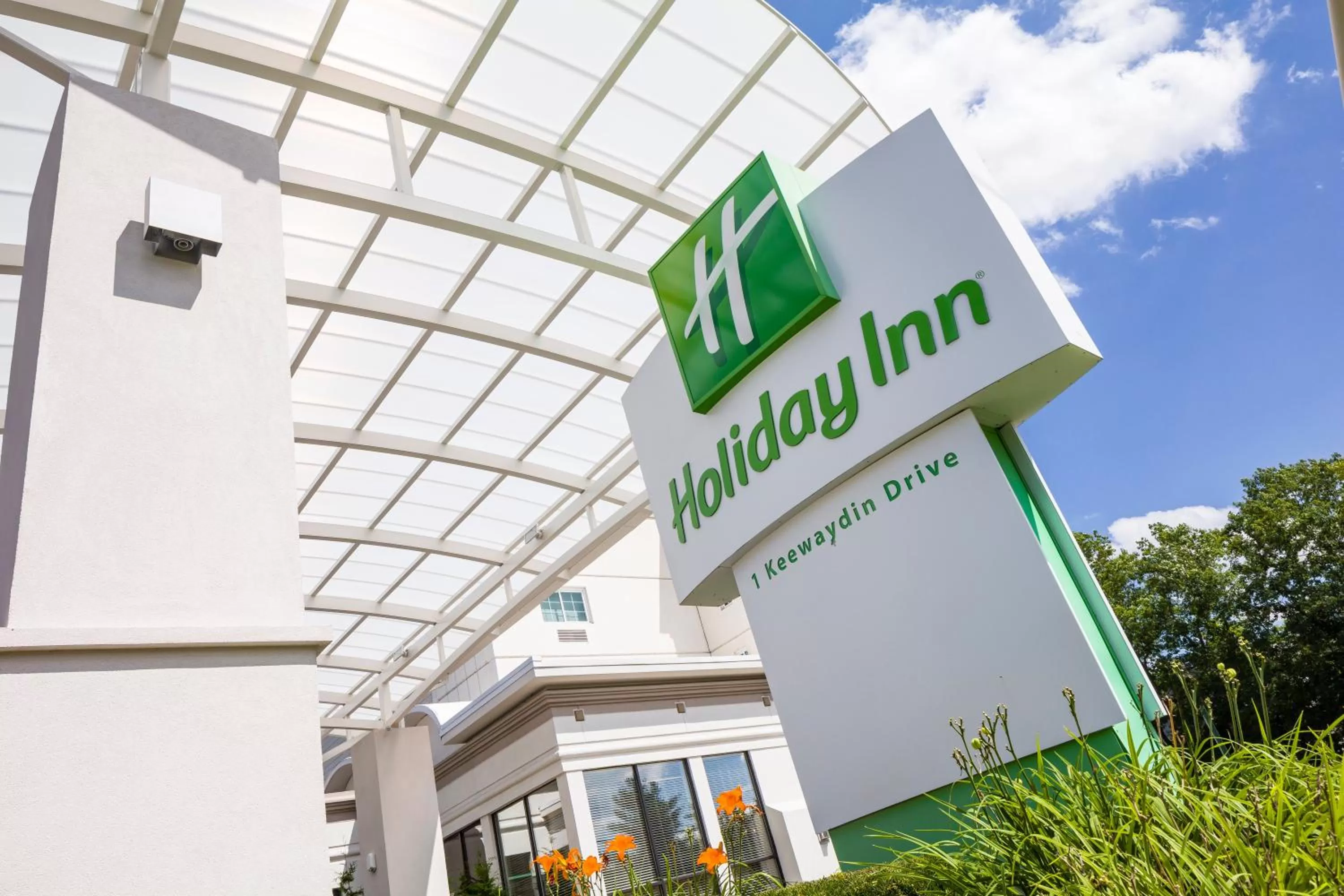Property building in Holiday Inn Salem by IHG