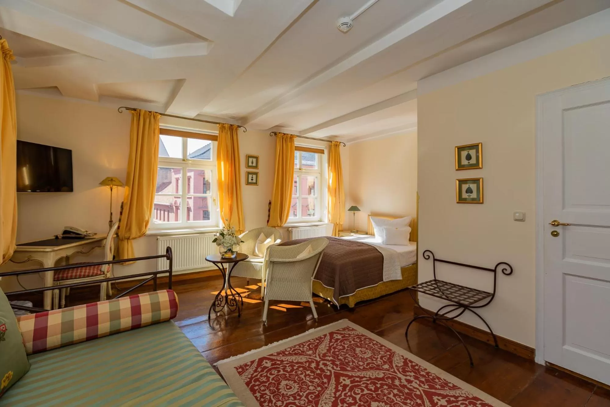 Photo of the whole room, Bed in Hotel Zum Bär