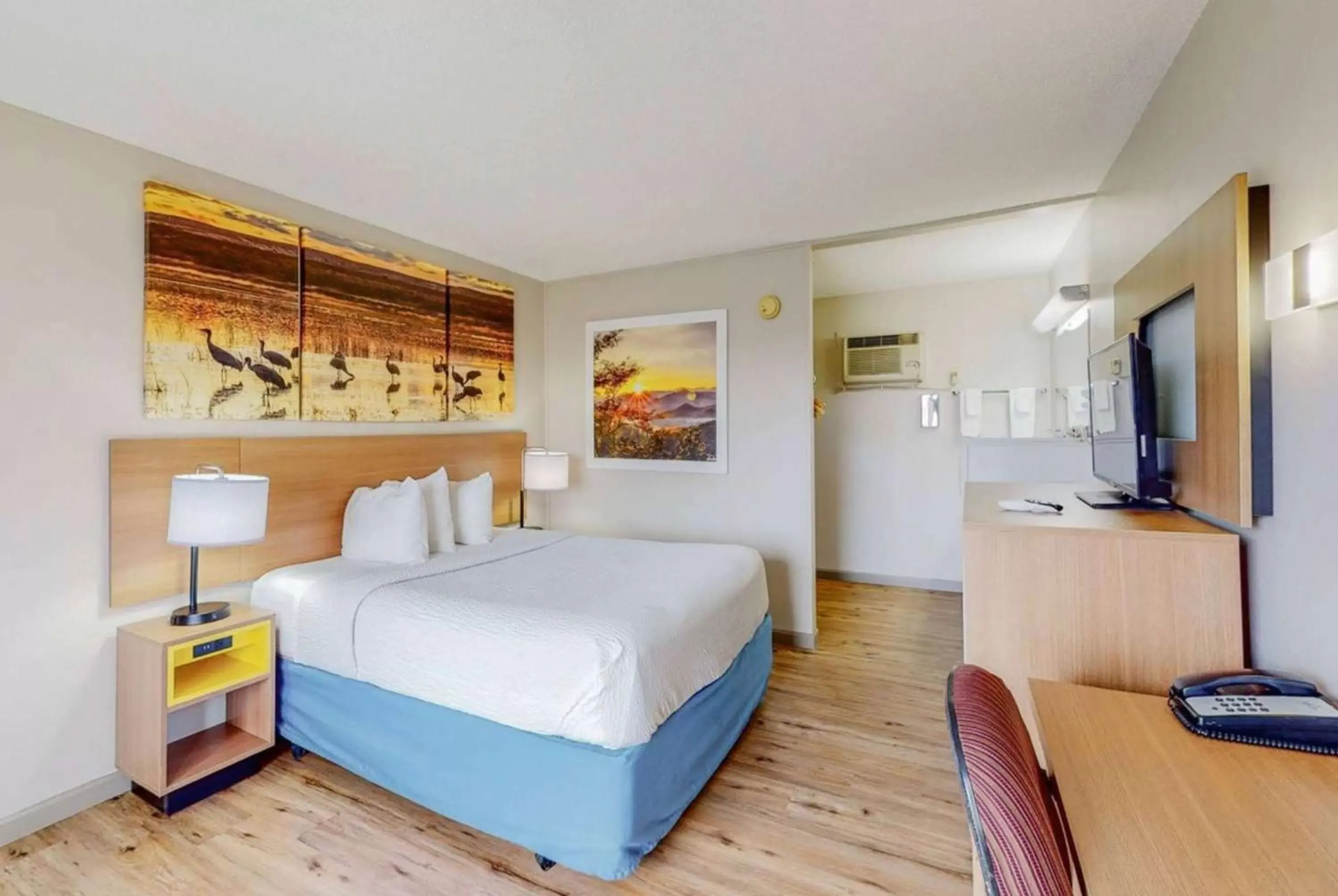 Queen Room in Days Inn by Wyndham Socorro Queen Room in Days Inn by Wyndham Socorro