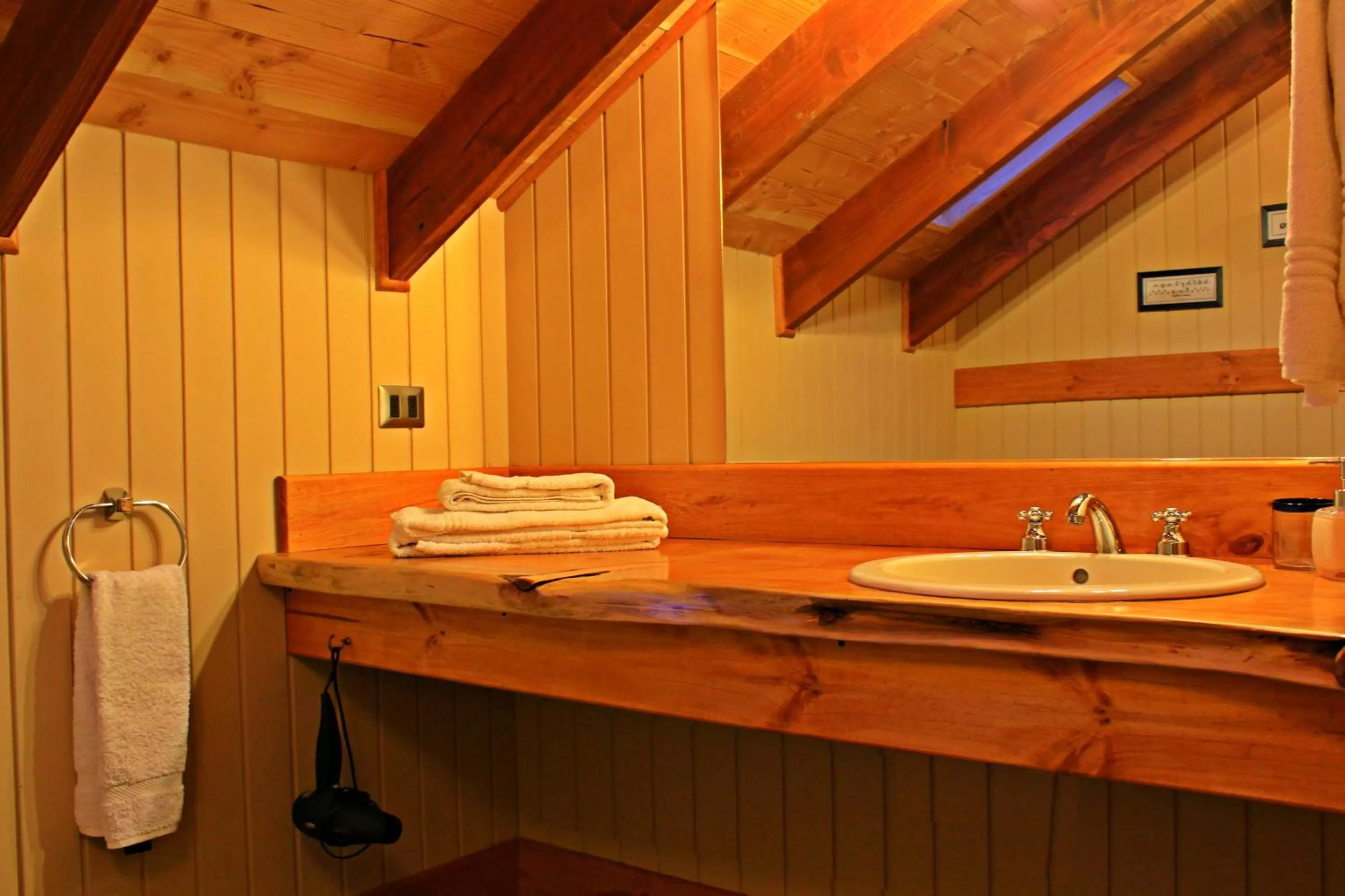Bathroom in Hotel Salto del Carileufu