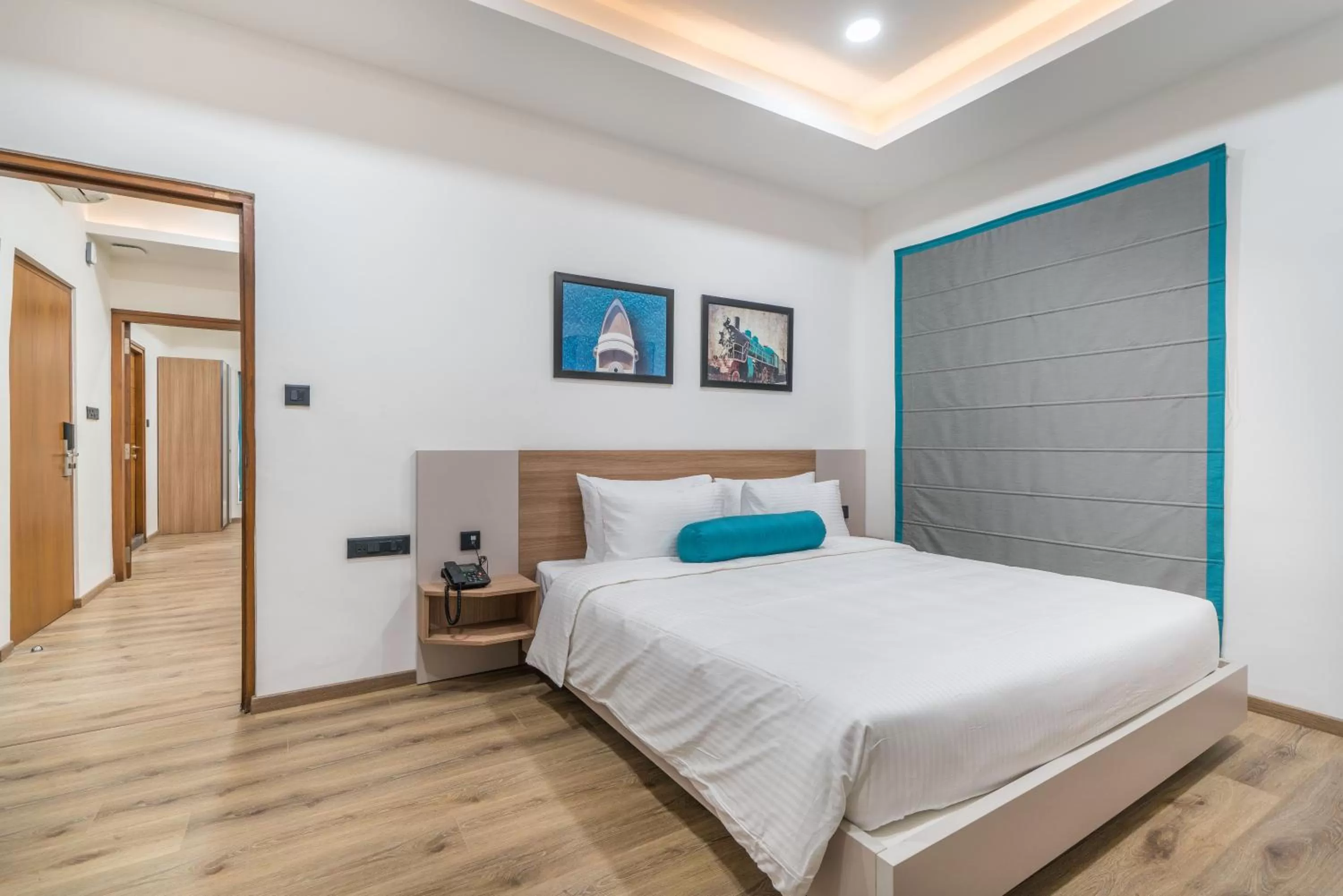 Photo of the whole room, Bed in SKYLA Studios & Suites - Jubilee Hills