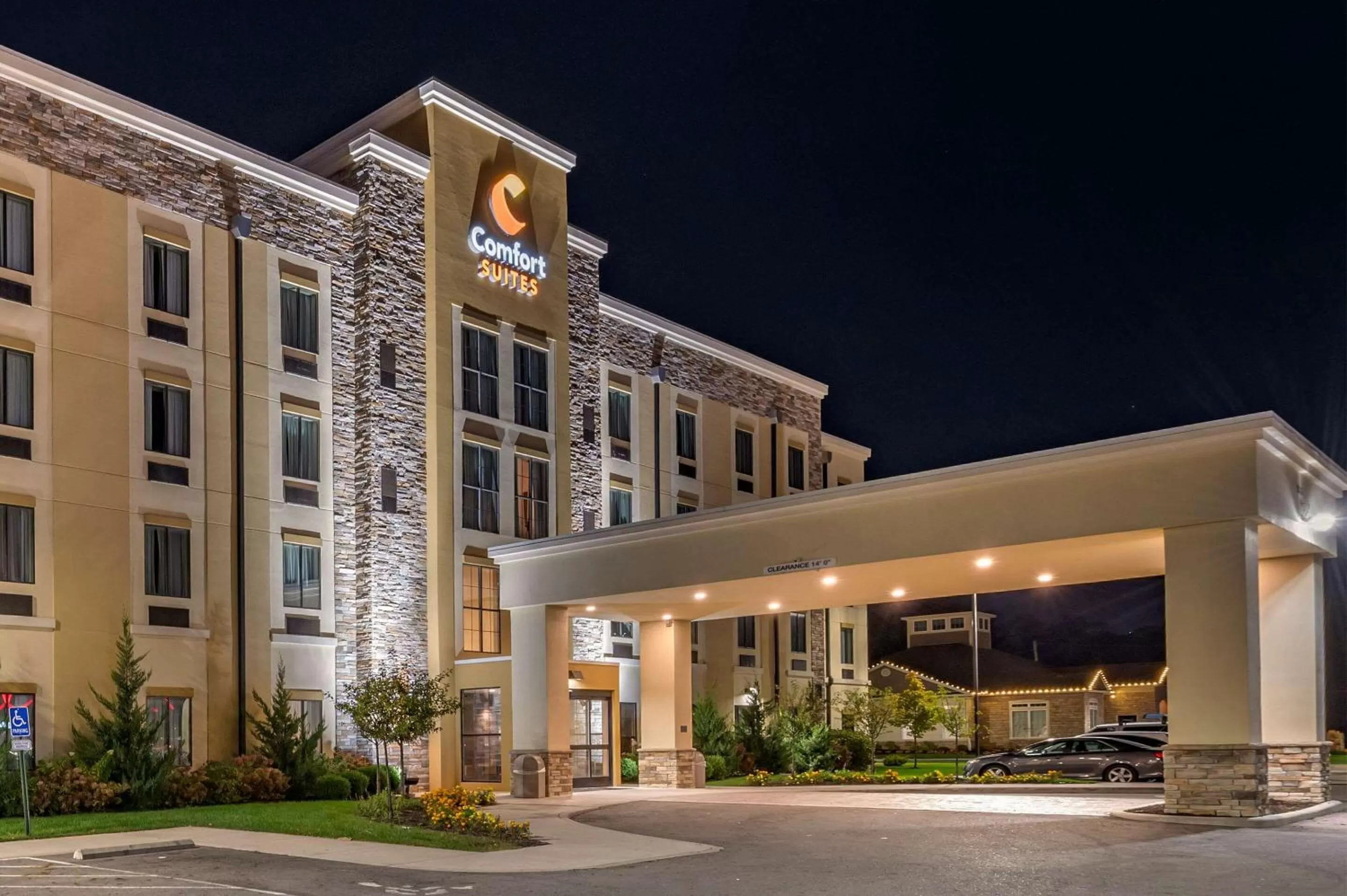 Property building in Comfort Suites Columbus Airport