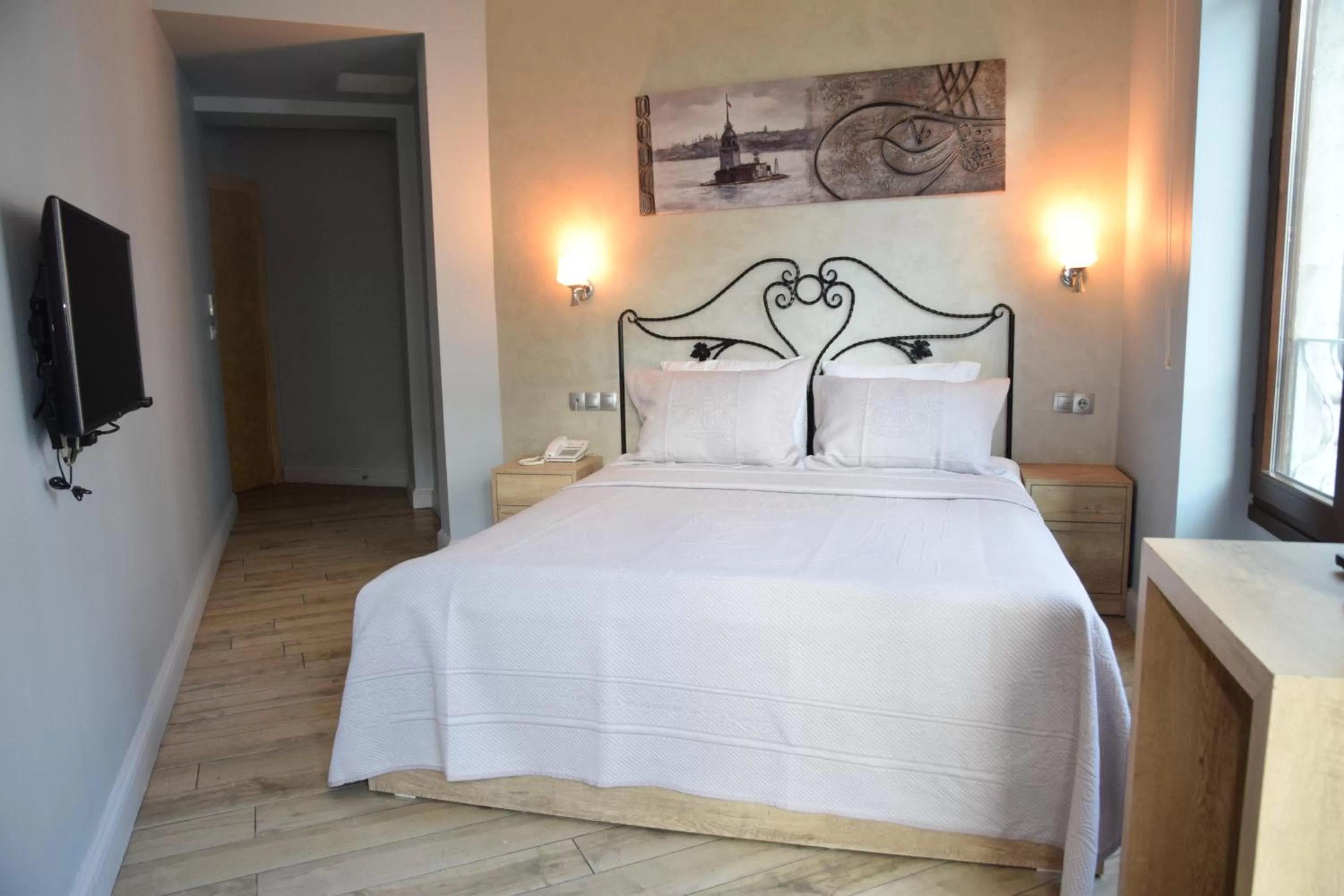 Photo of the whole room, Bed in Ragip Pasha Apartments