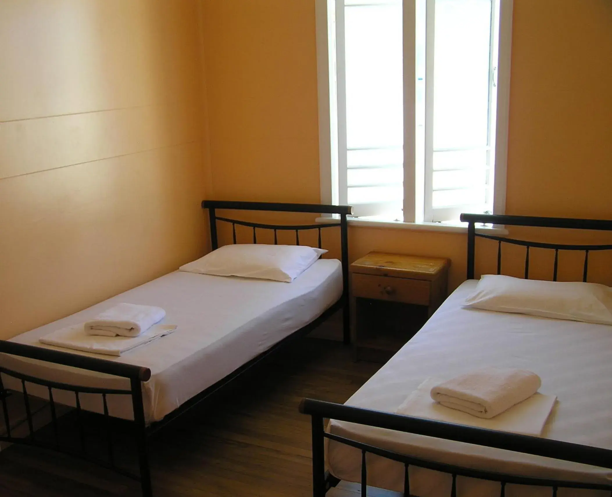 Standard Twin Room with Shared Bathroom in Civic Guest House Standard Twin Room with Shared Bathroom in Civic Guest House