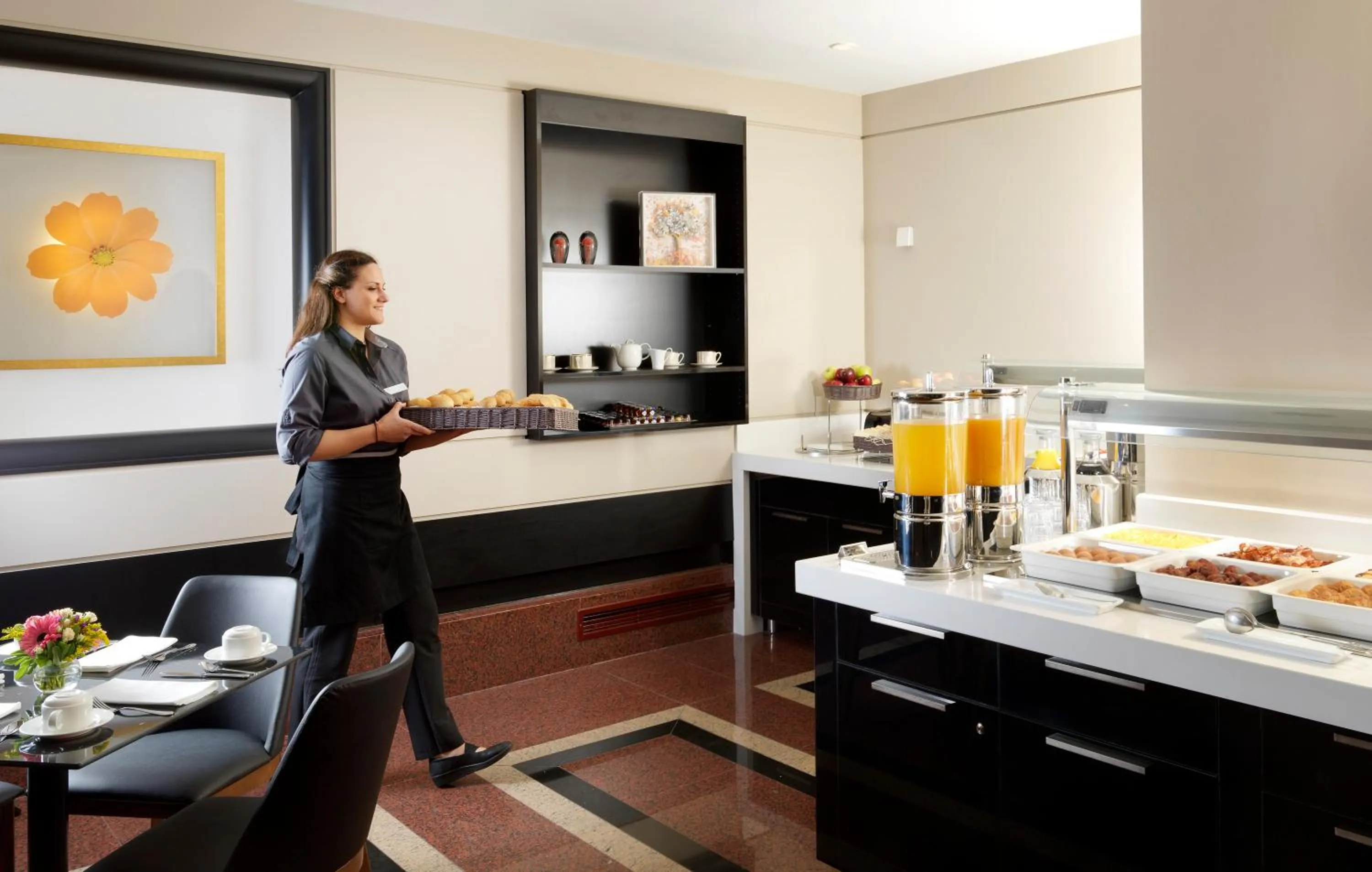 American breakfast in Holiday Suites