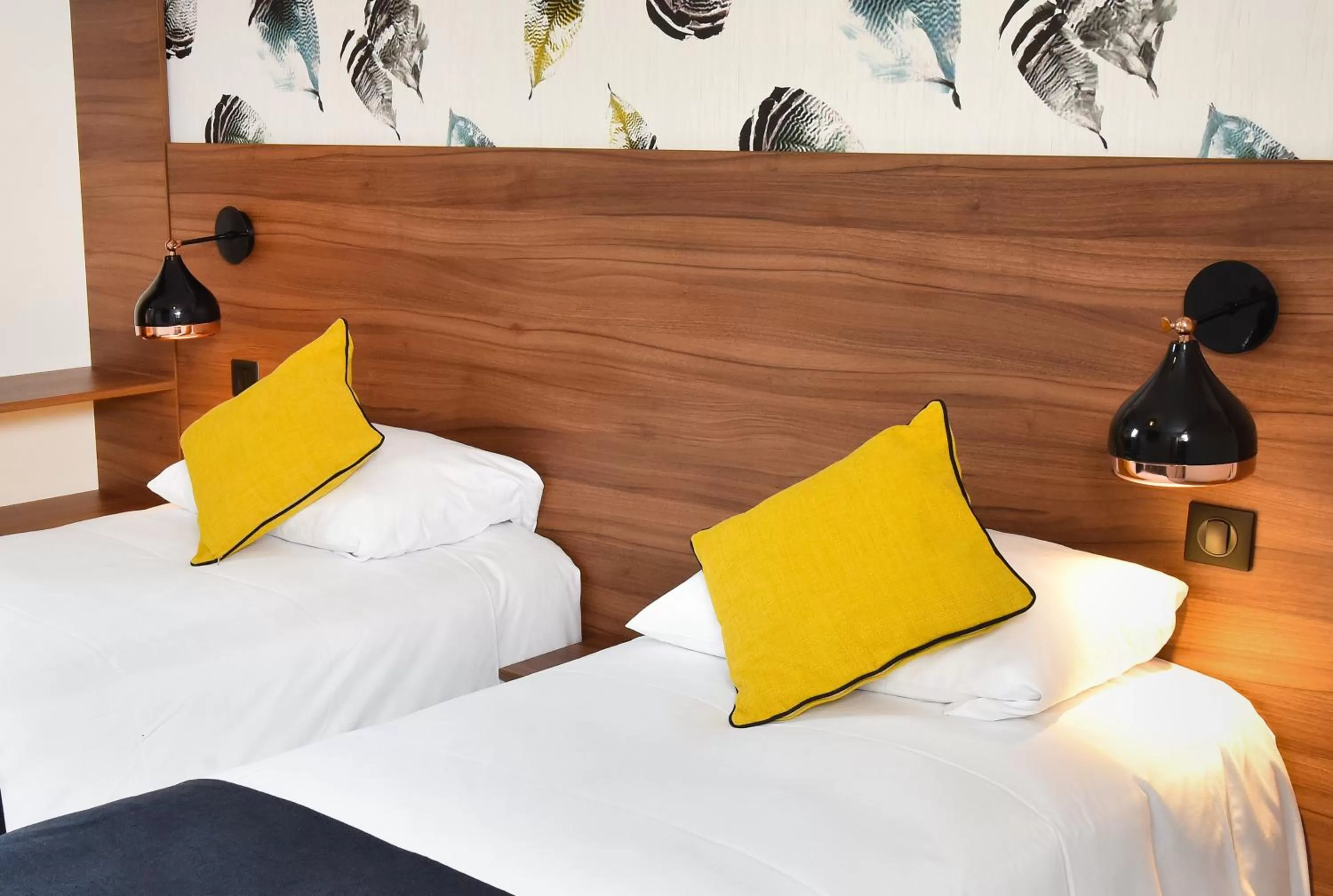 Bedroom, Bed in Contact Hôtel Astréa Nevers Nord et son restaurant la Nouvelle Table