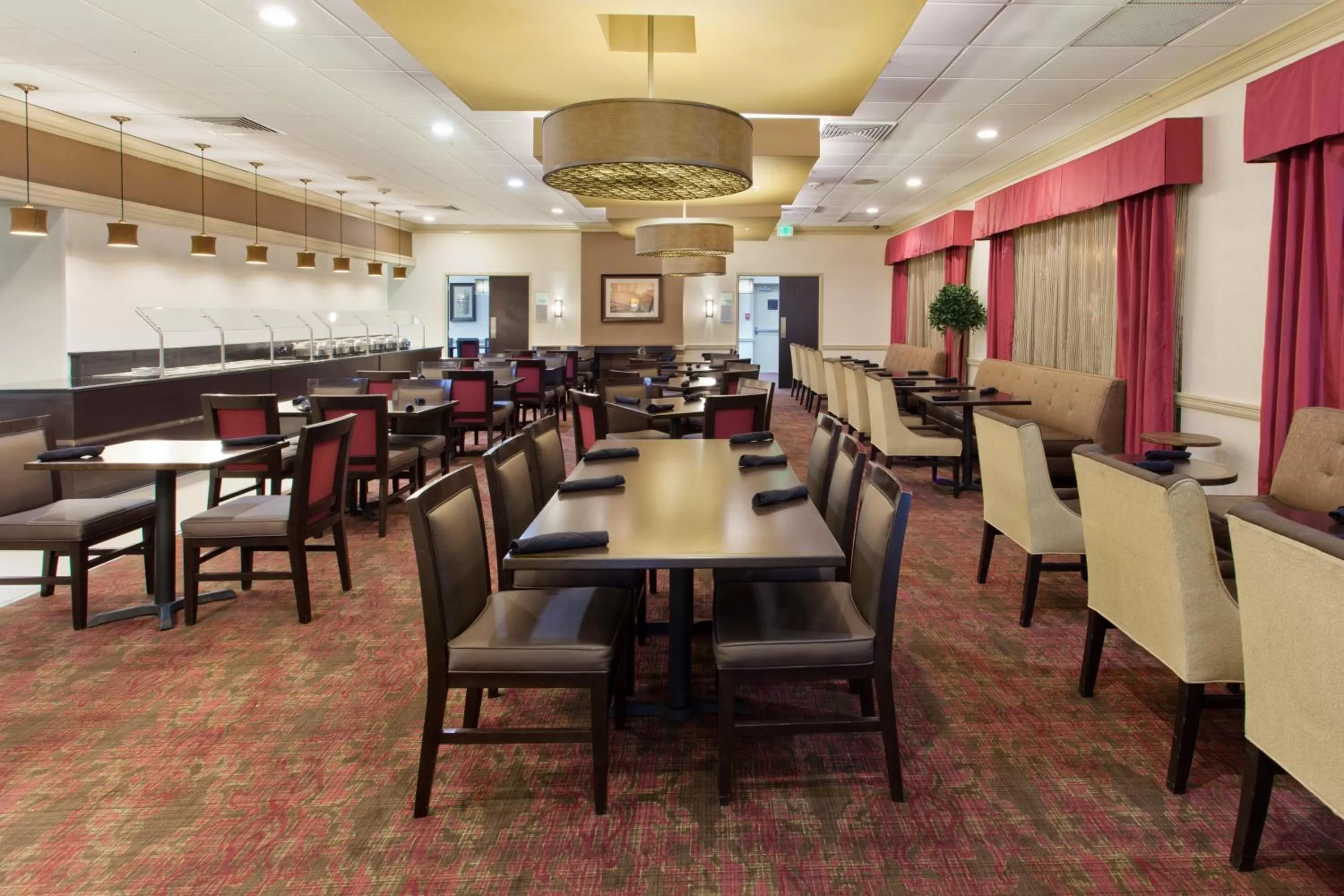 Restaurant/places to eat in Holiday Inn Shreveport Downtown by IHG