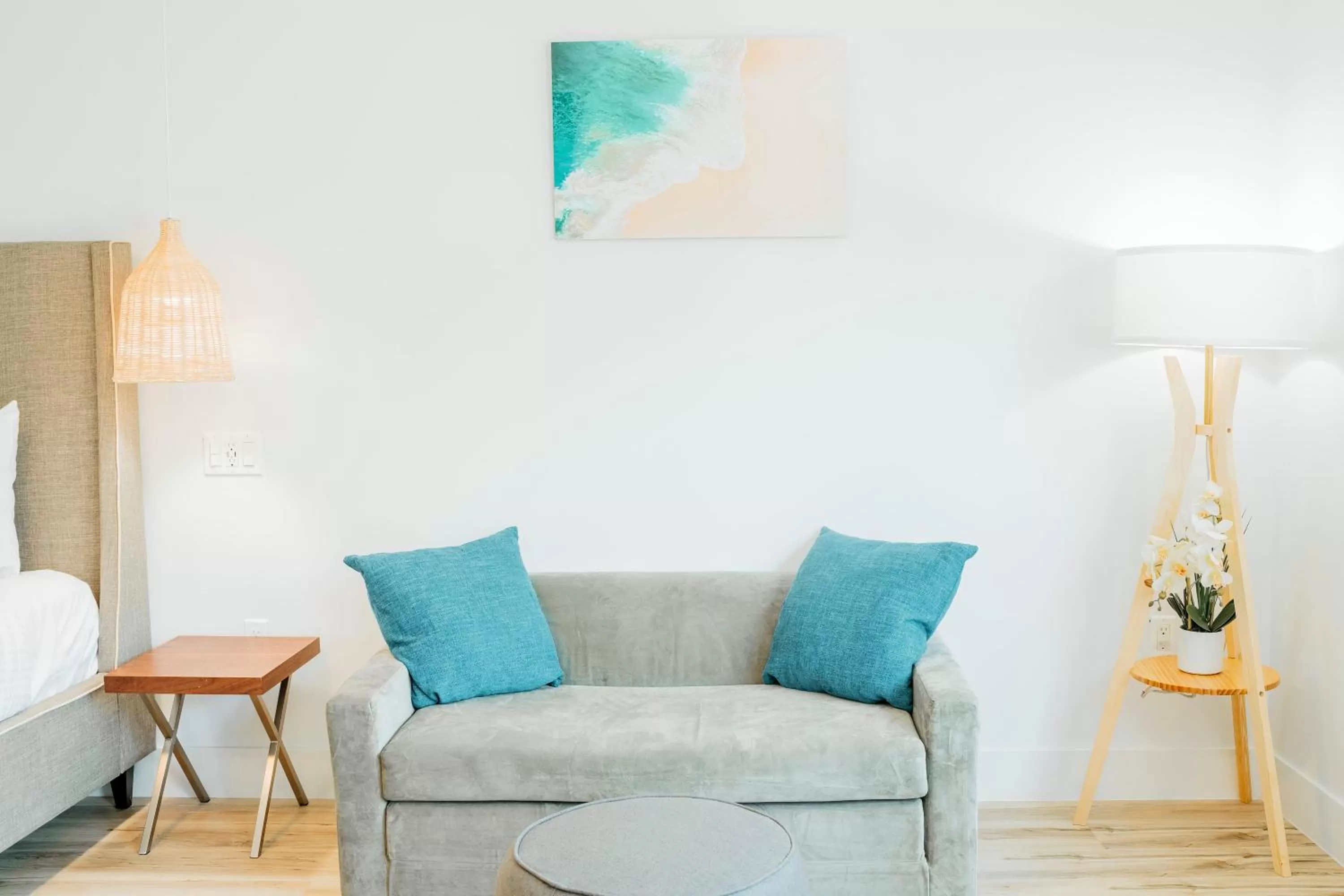 The Belmont Shore Inn