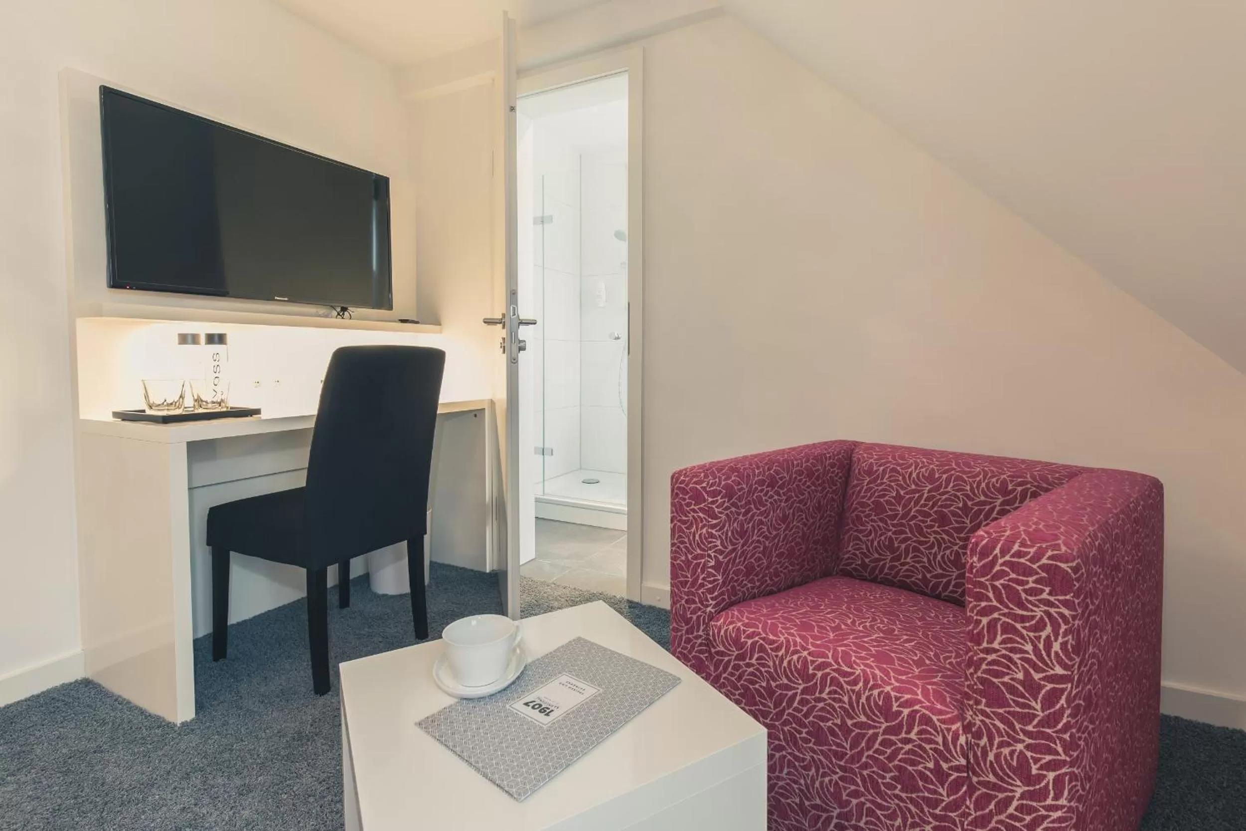 Decorative detail in Bahnlounge 1907