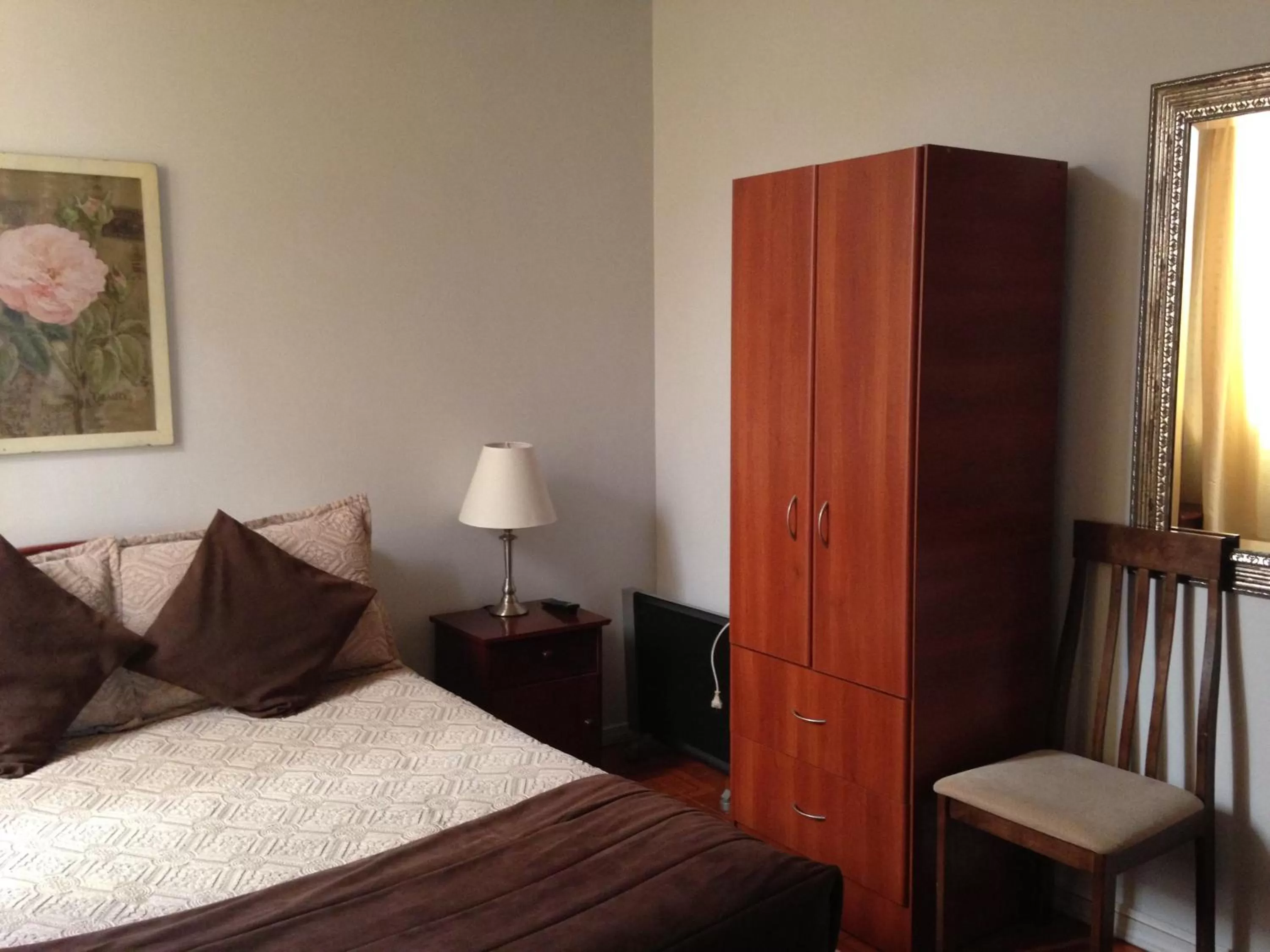 Photo of the whole room, Bed in Residencial Universitaria