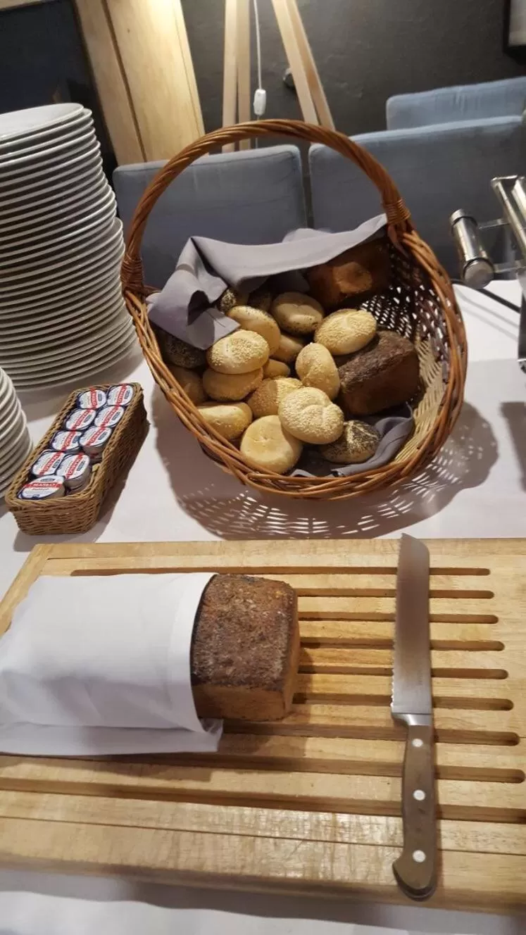 Buffet breakfast in Hotel Restauracja Piwnica Rycerska