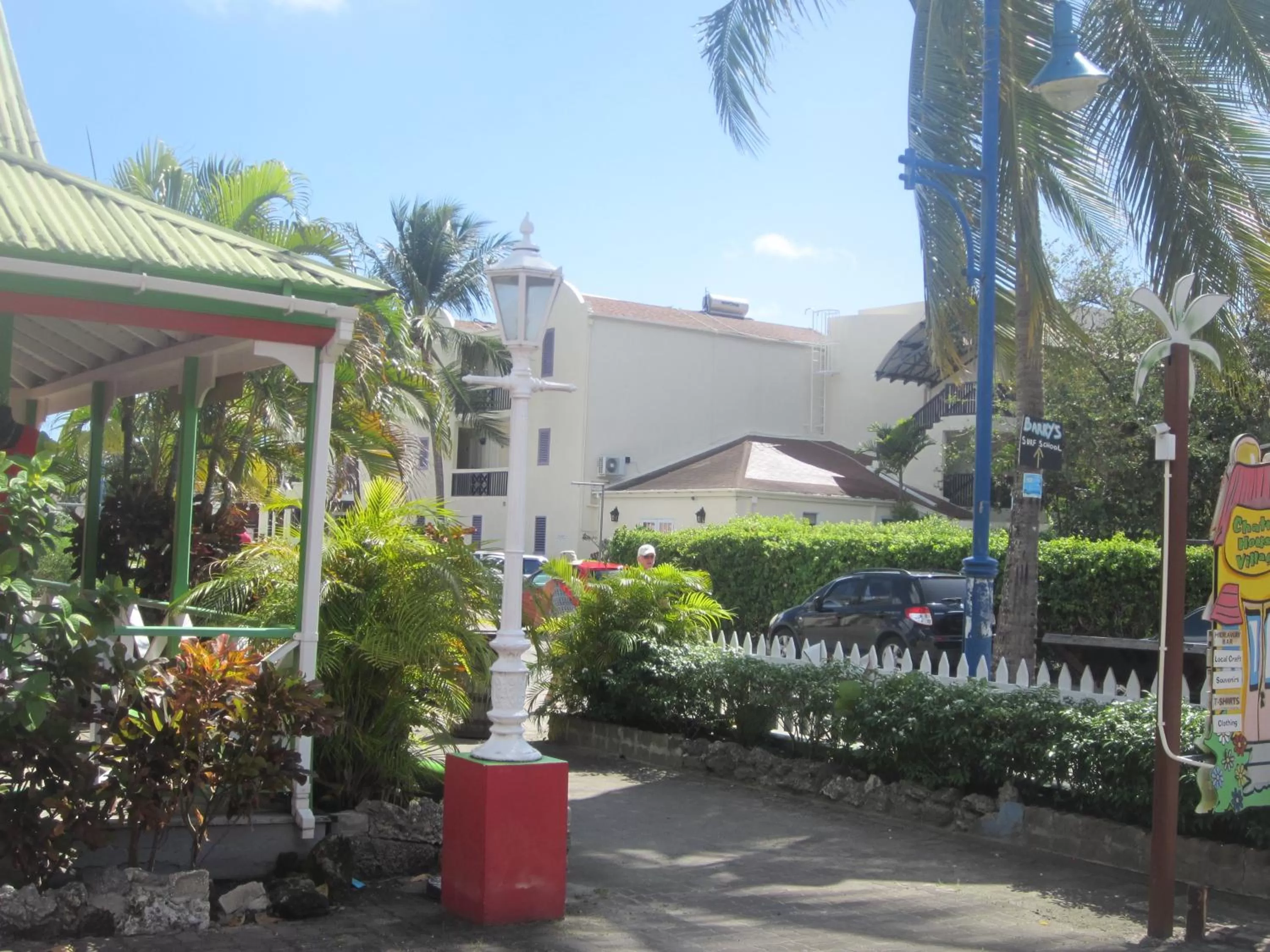 Neighbourhood, Property Building in Infinity on the Beach